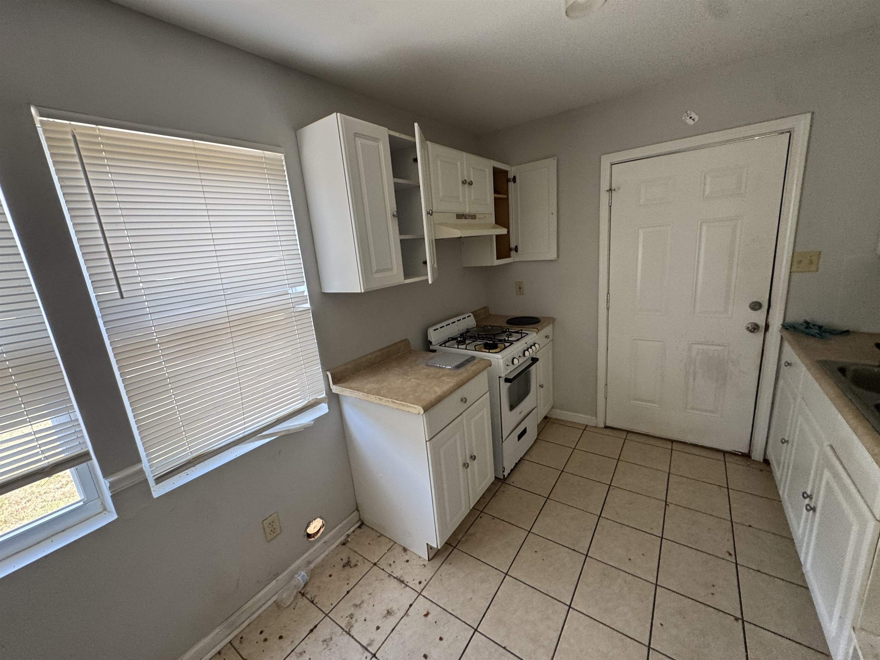 4498 Suncrest Dr Property Photo 8