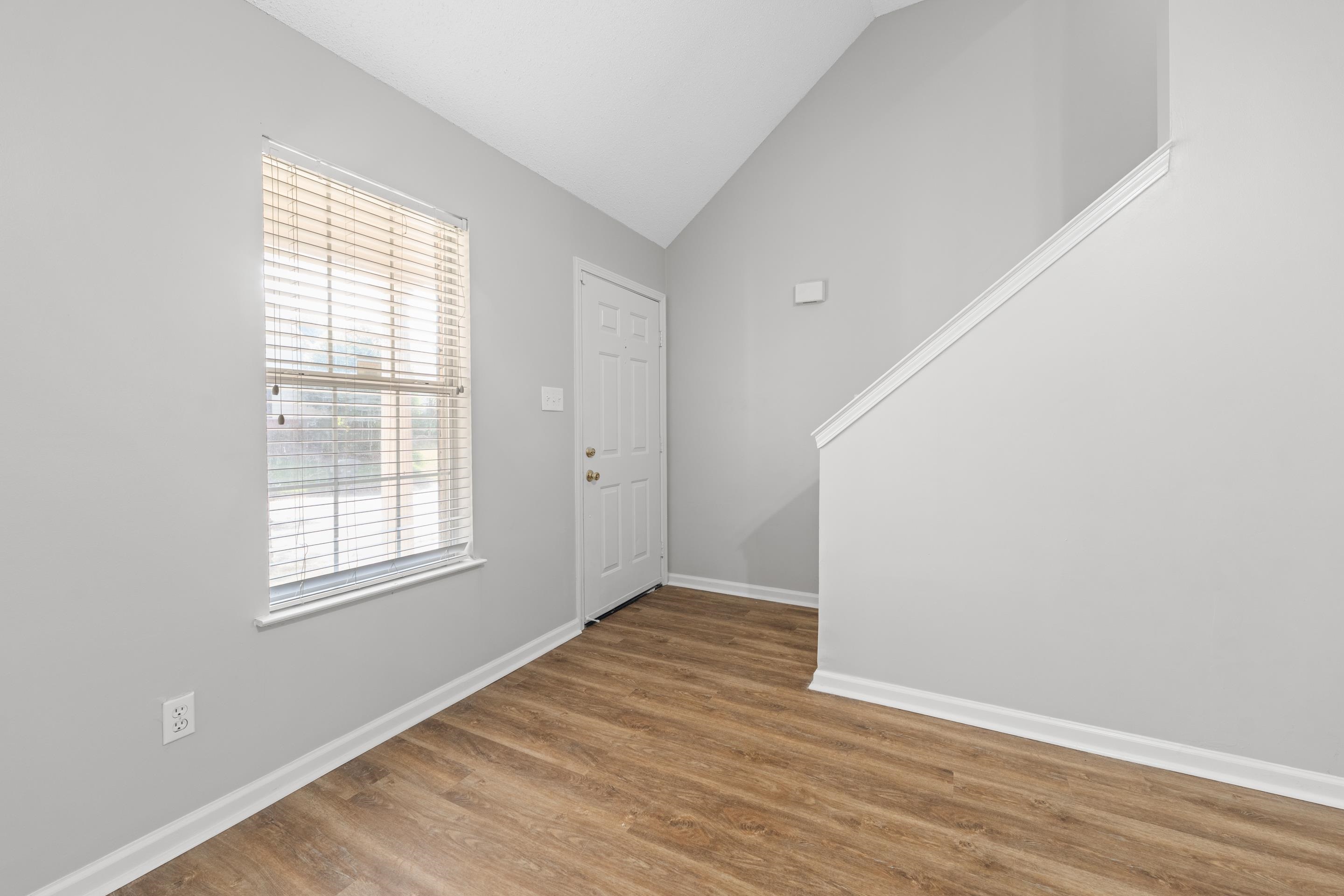 1673 Camille Way Property Photo 4