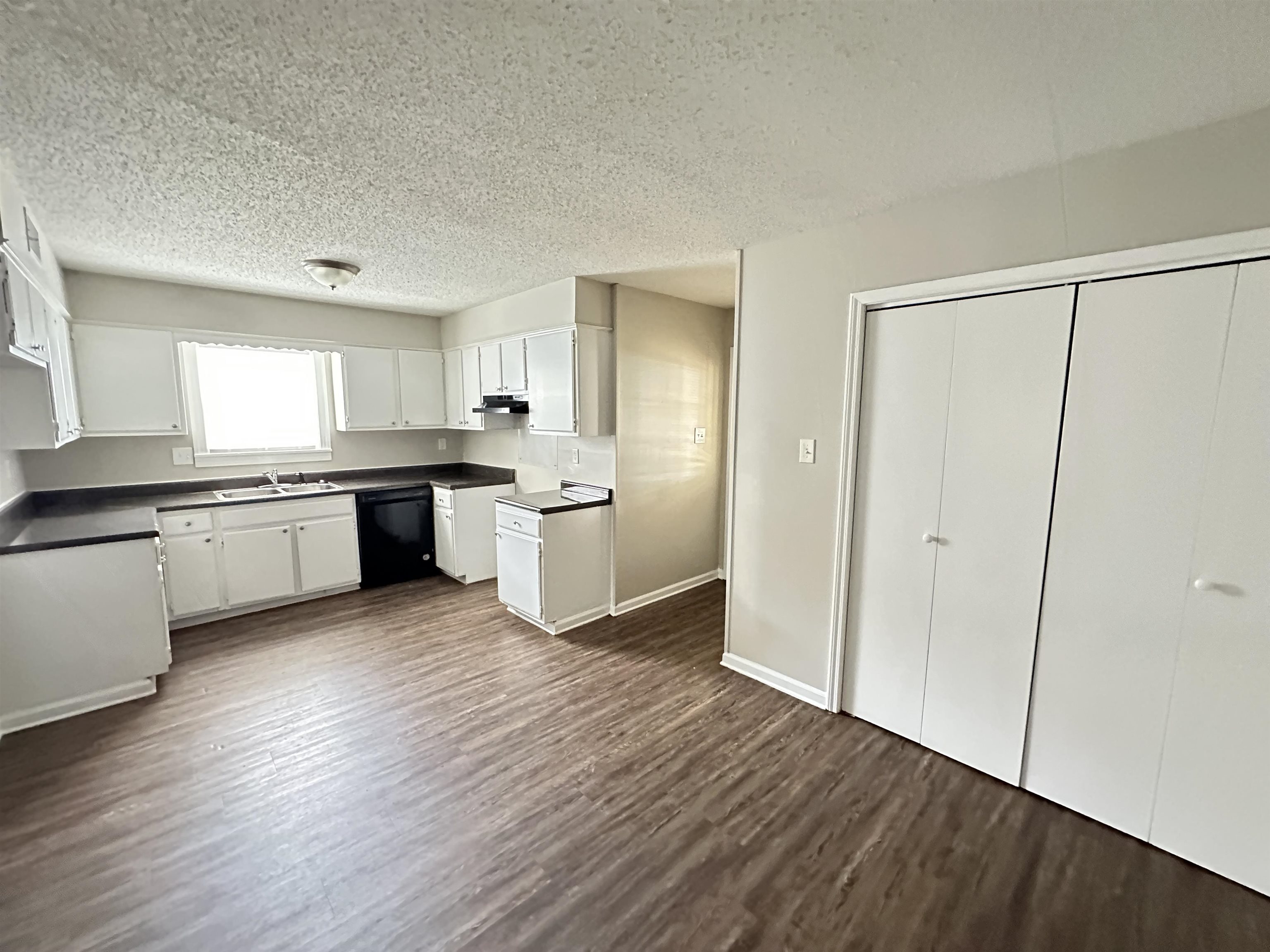 6655 Chesapeake Dr Property Photo 5