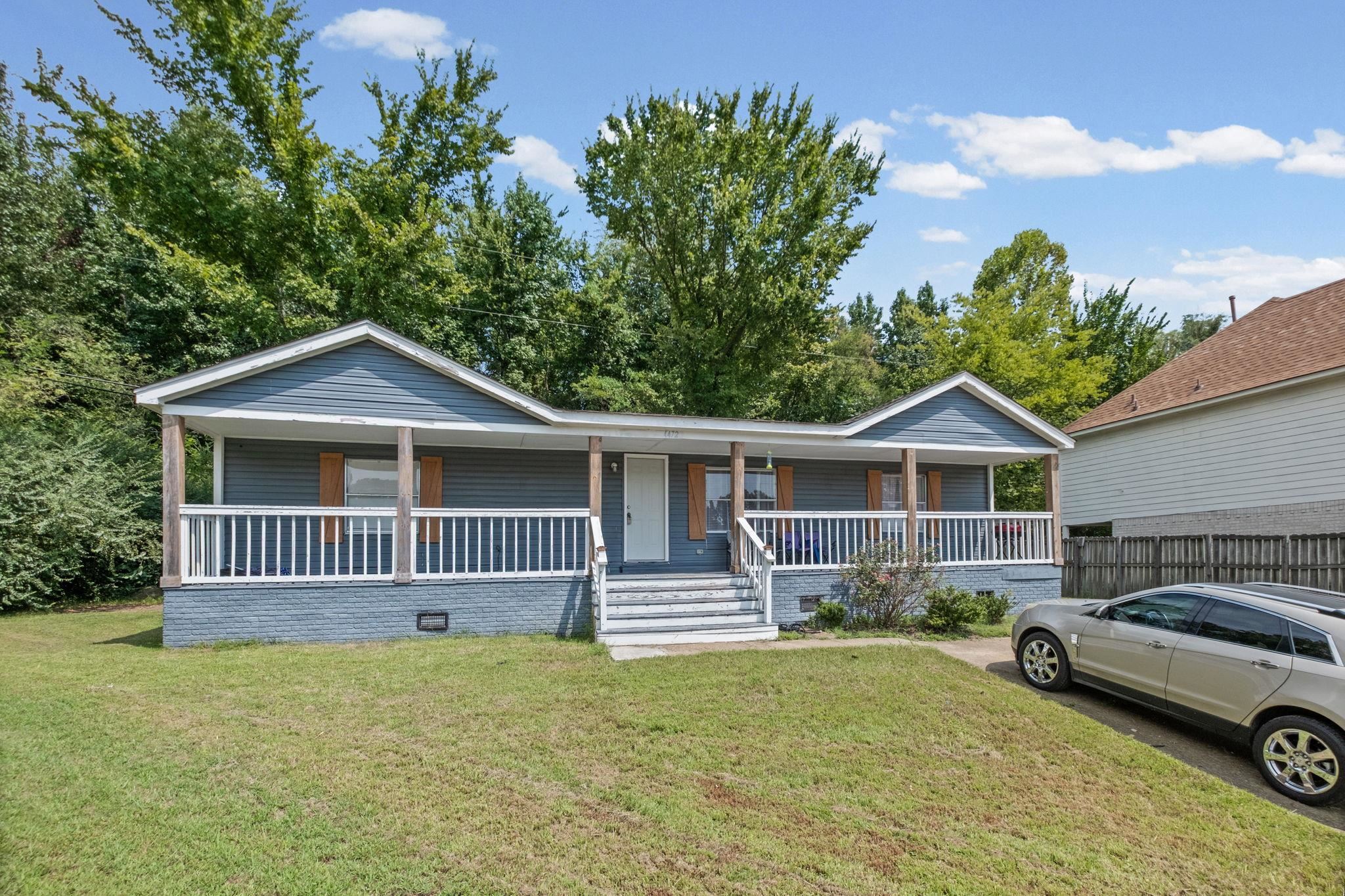 4472 Cedar Ridge Ln Property Photo 2