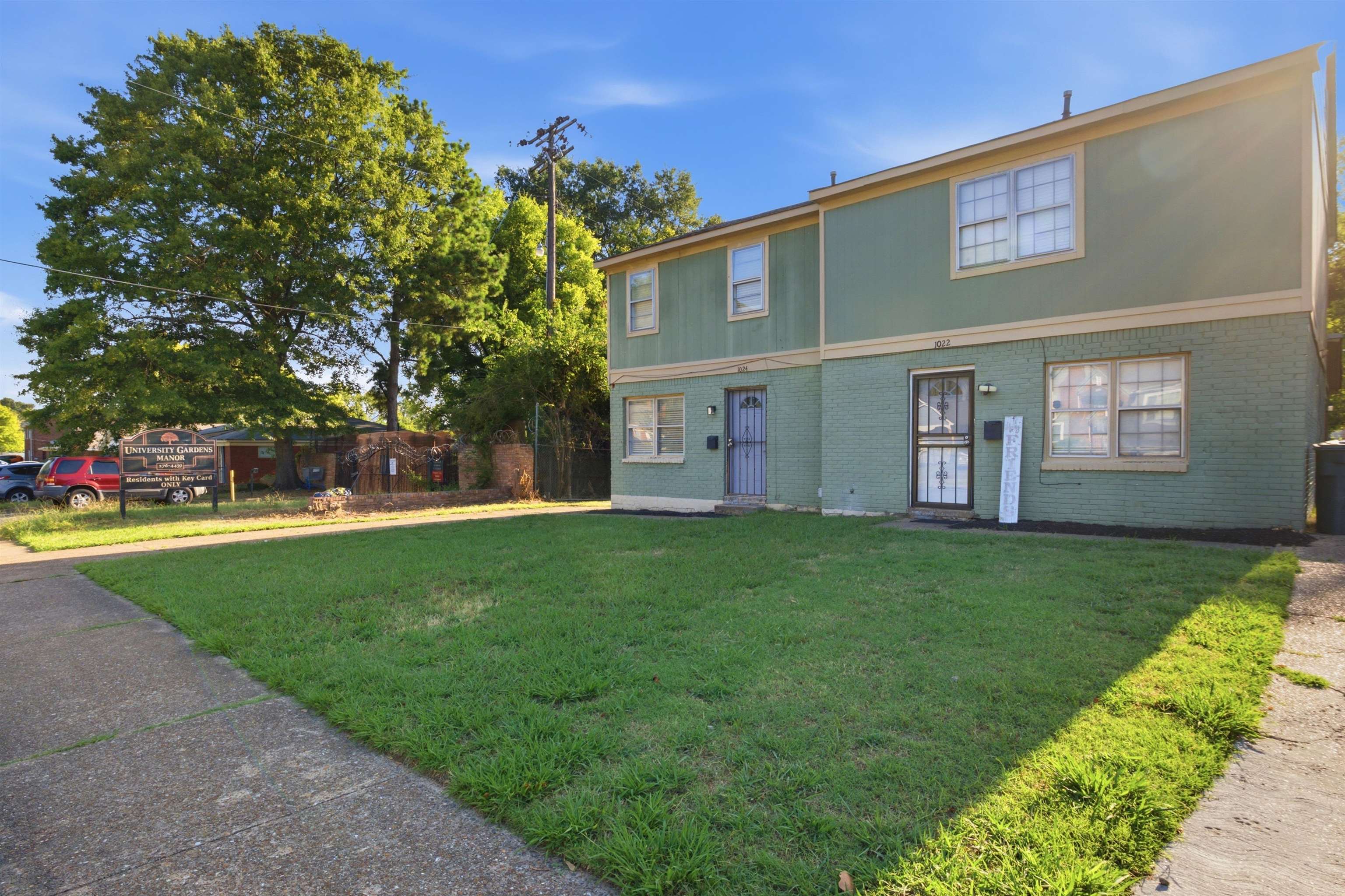 1022 UNIVERSITY ST Property Photo 1