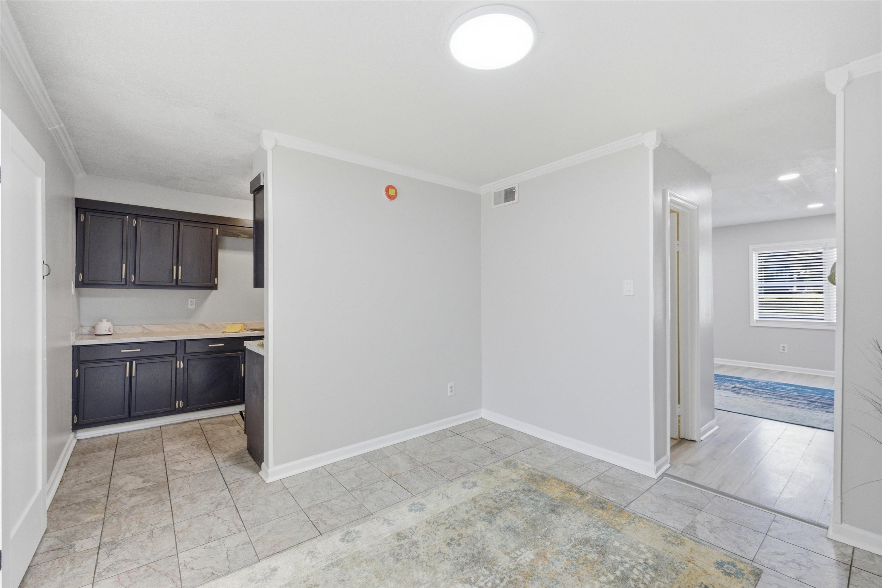 1022 University St Property Photo 5