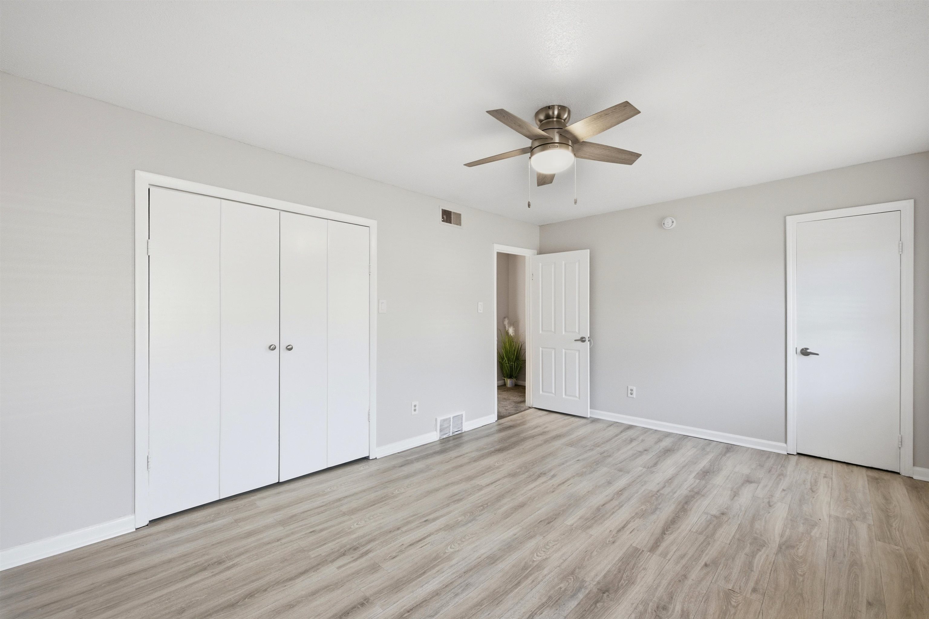1022 University St Property Photo 13