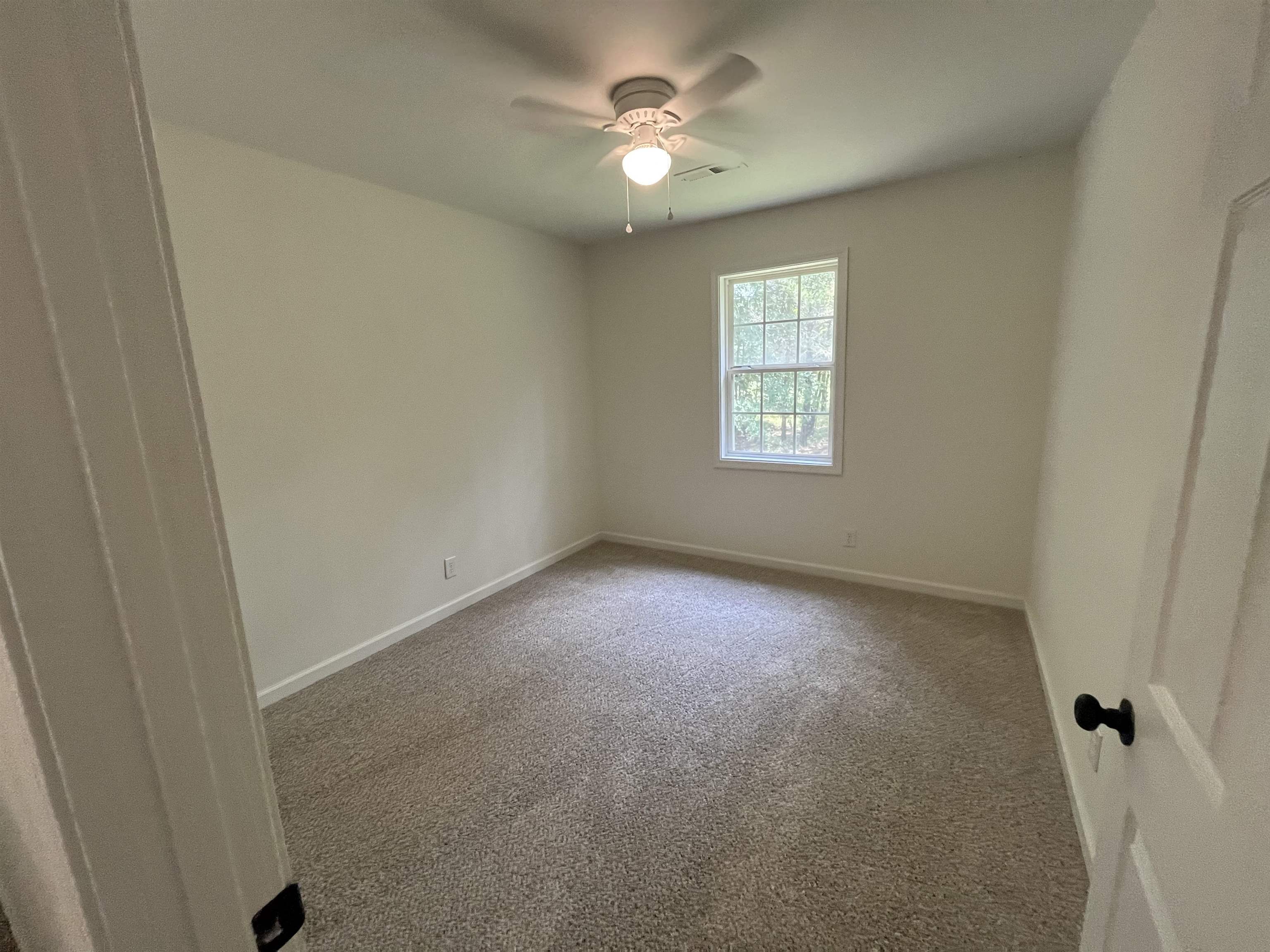 200 Fairway Dr Property Photo 16