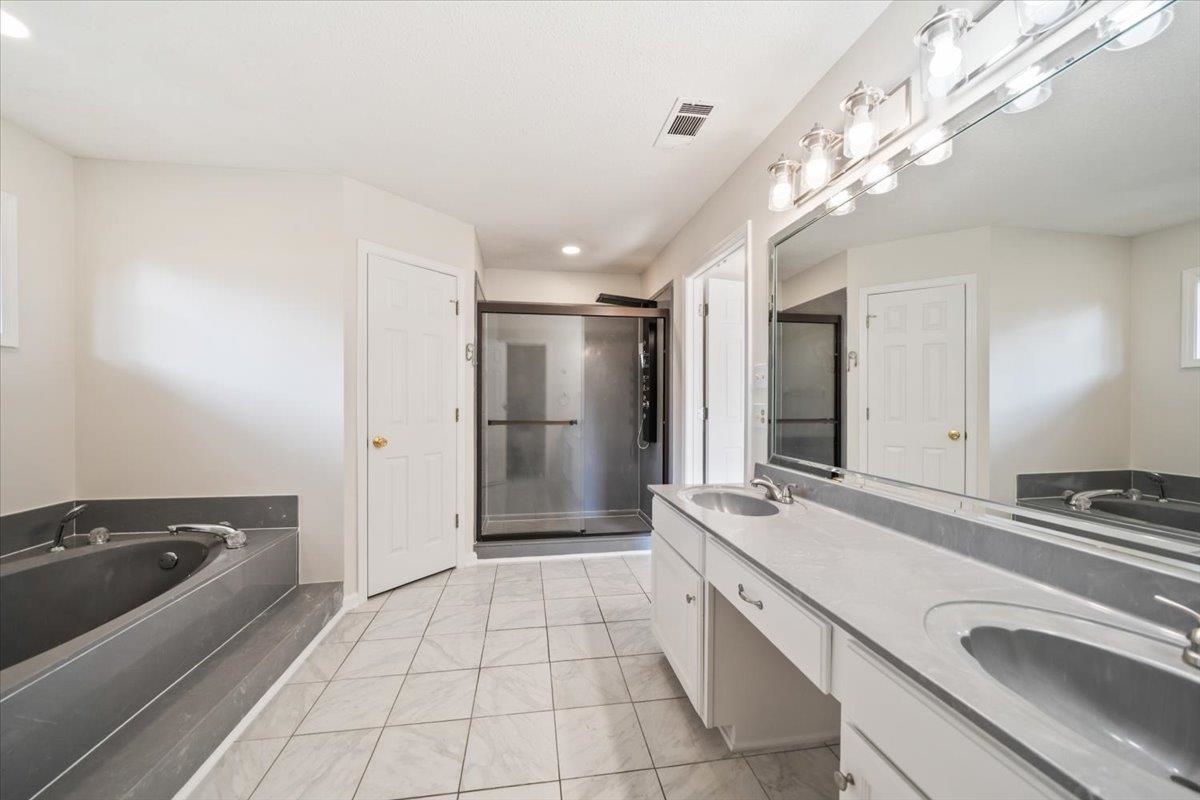 4715 Oak Harbour Trce Property Photo 18