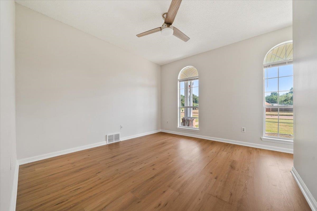 4715 Oak Harbour Trce Property Photo 23