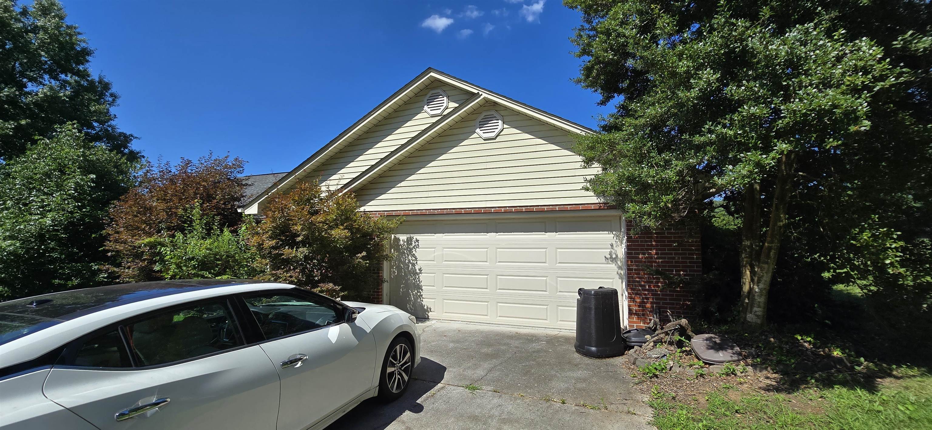 296 BATTLEFIELD DR