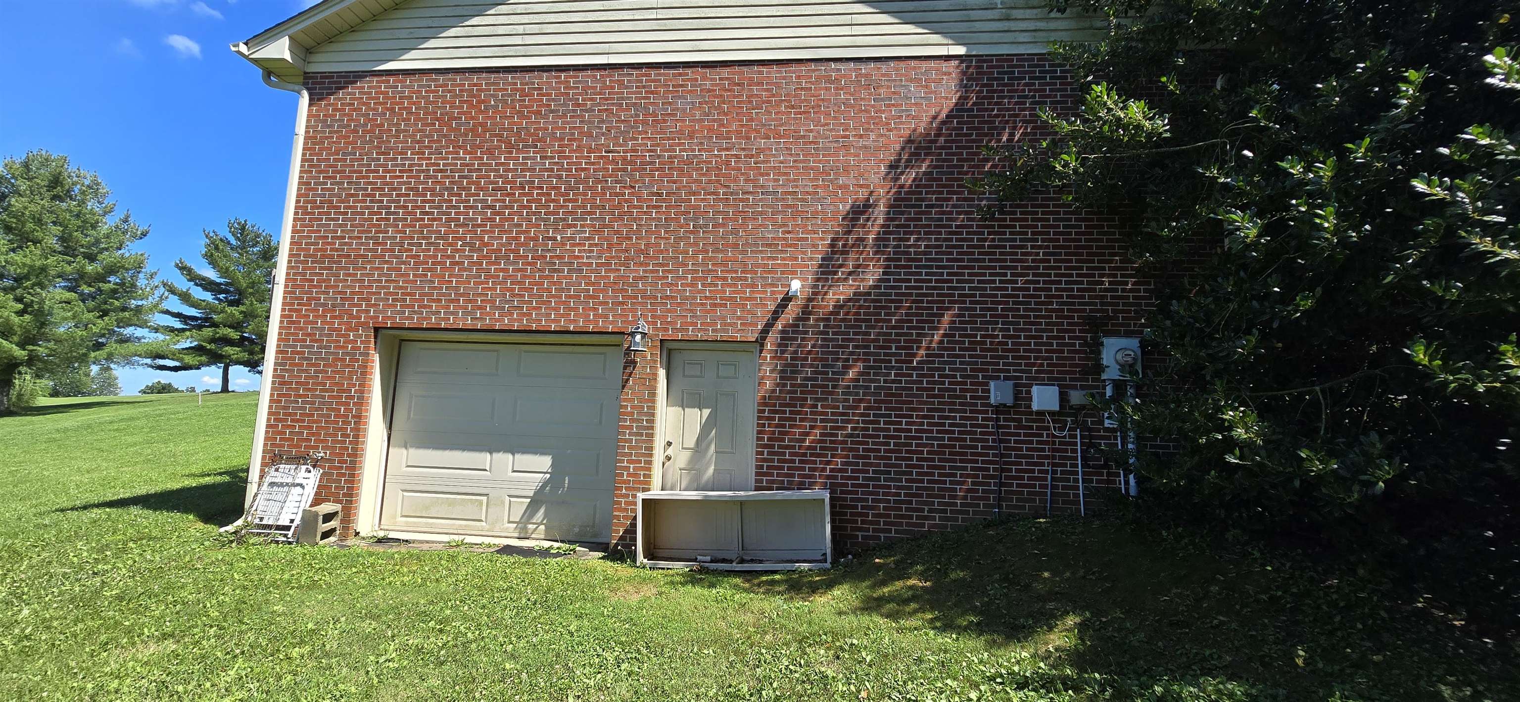 296 Battlefield Dr Property Photo 5