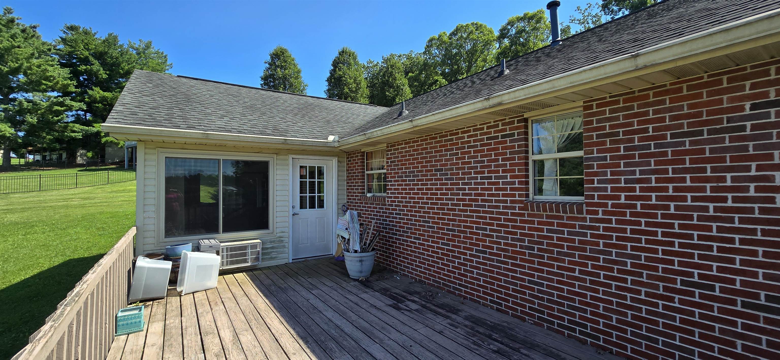 296 Battlefield Dr Property Photo 13