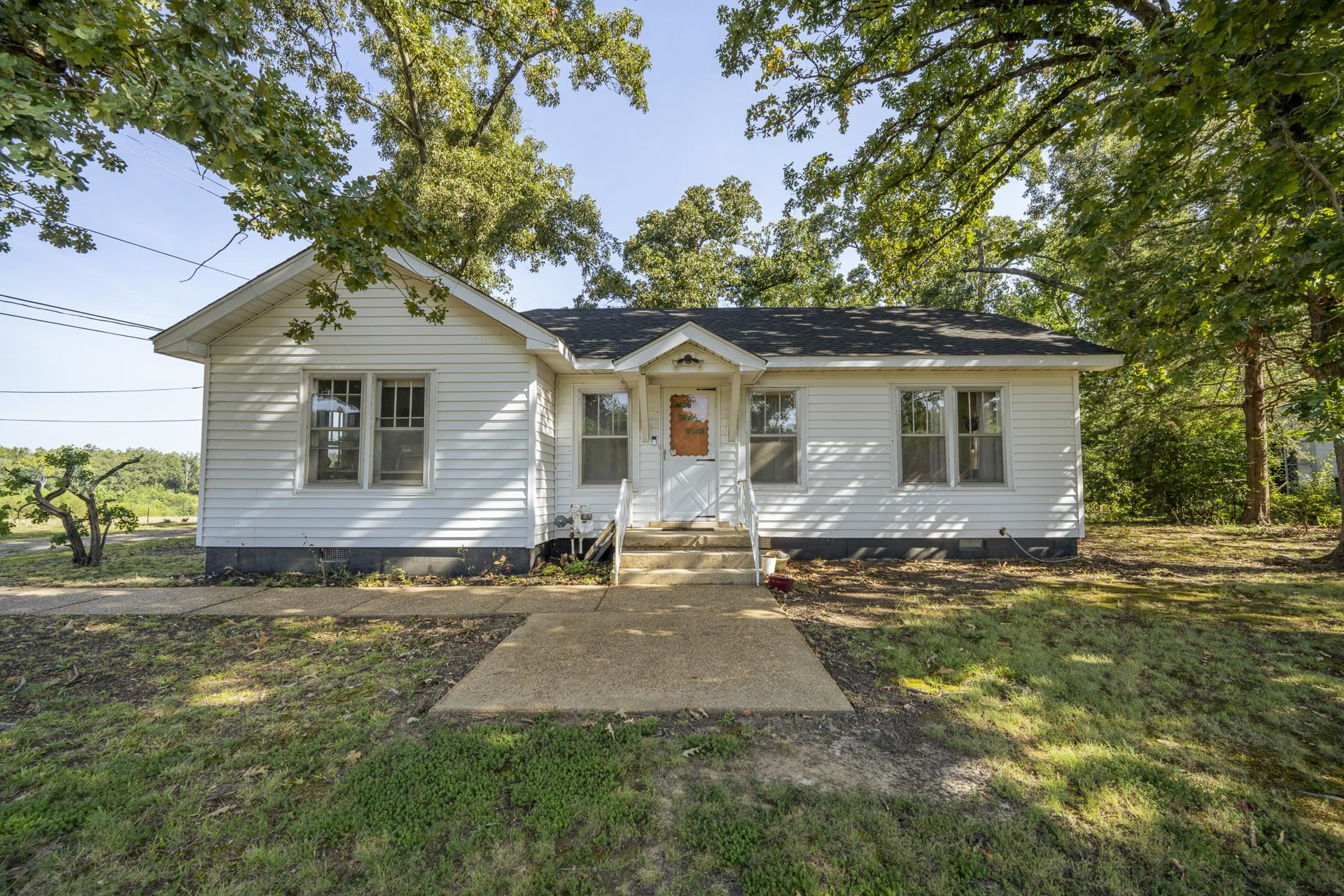 340 OAK ST Property Photo 1