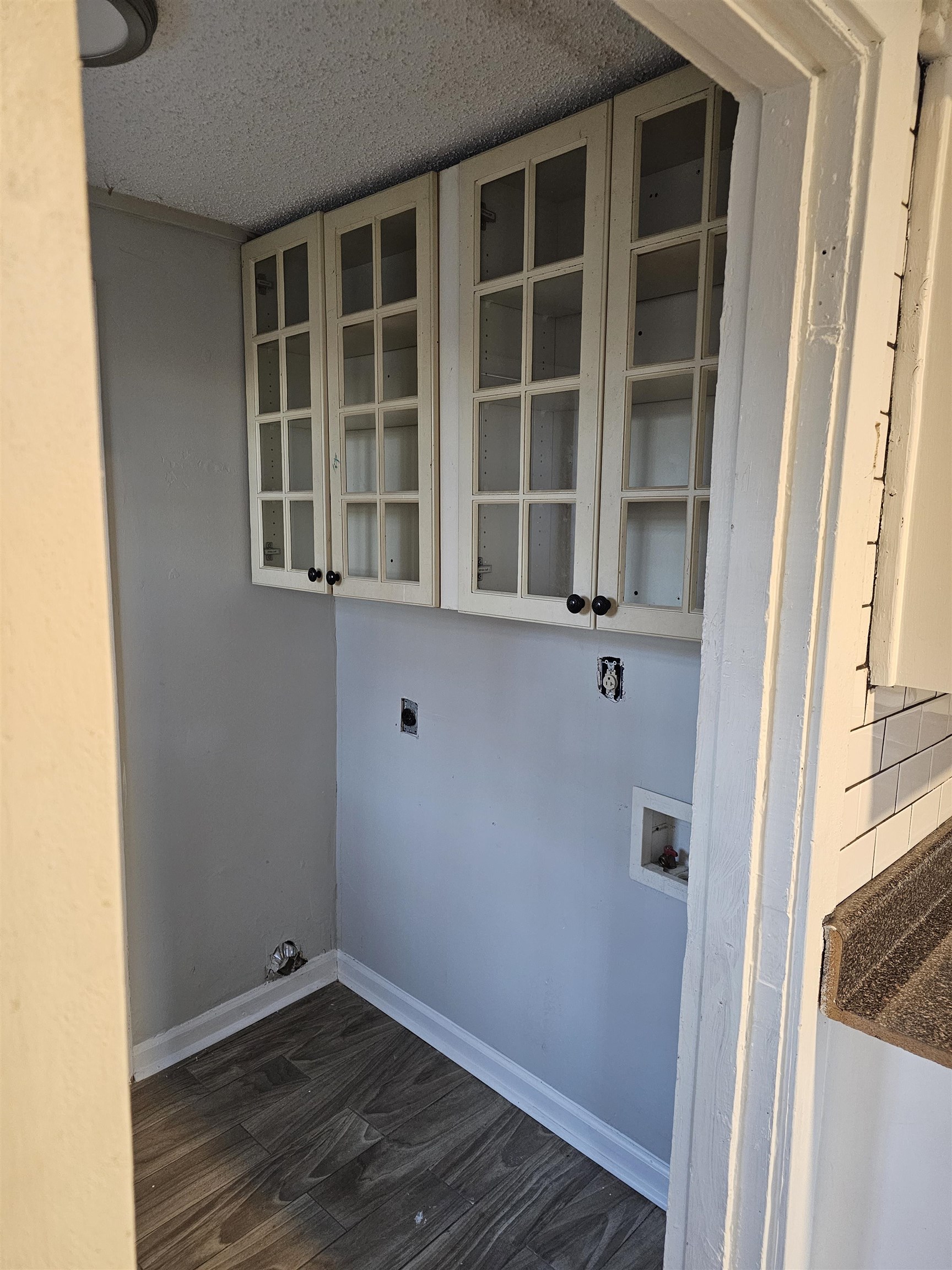 2105 Farrington St Property Photo 8