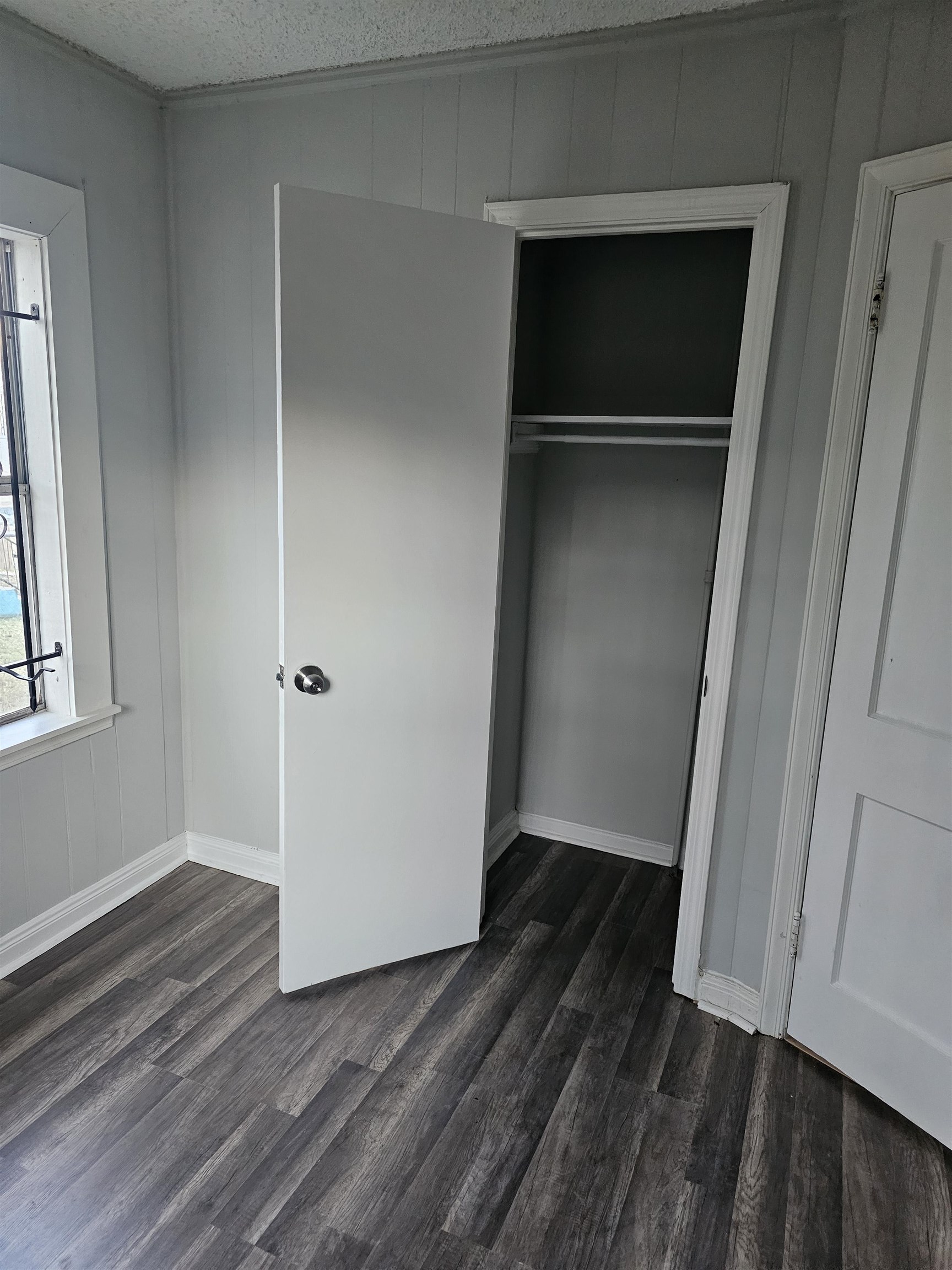 2105 Farrington St Property Photo 11