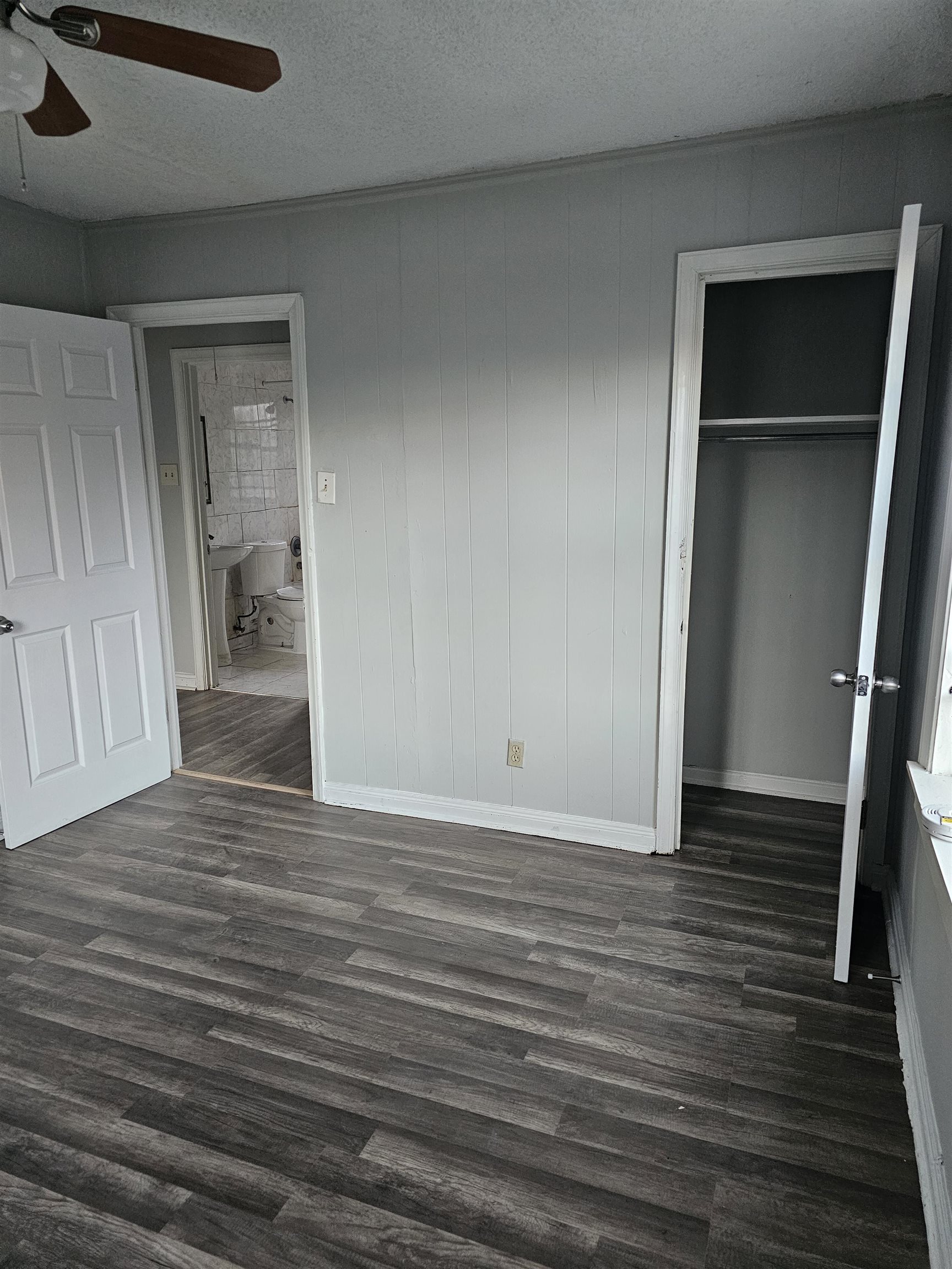2105 Farrington St Property Photo 13