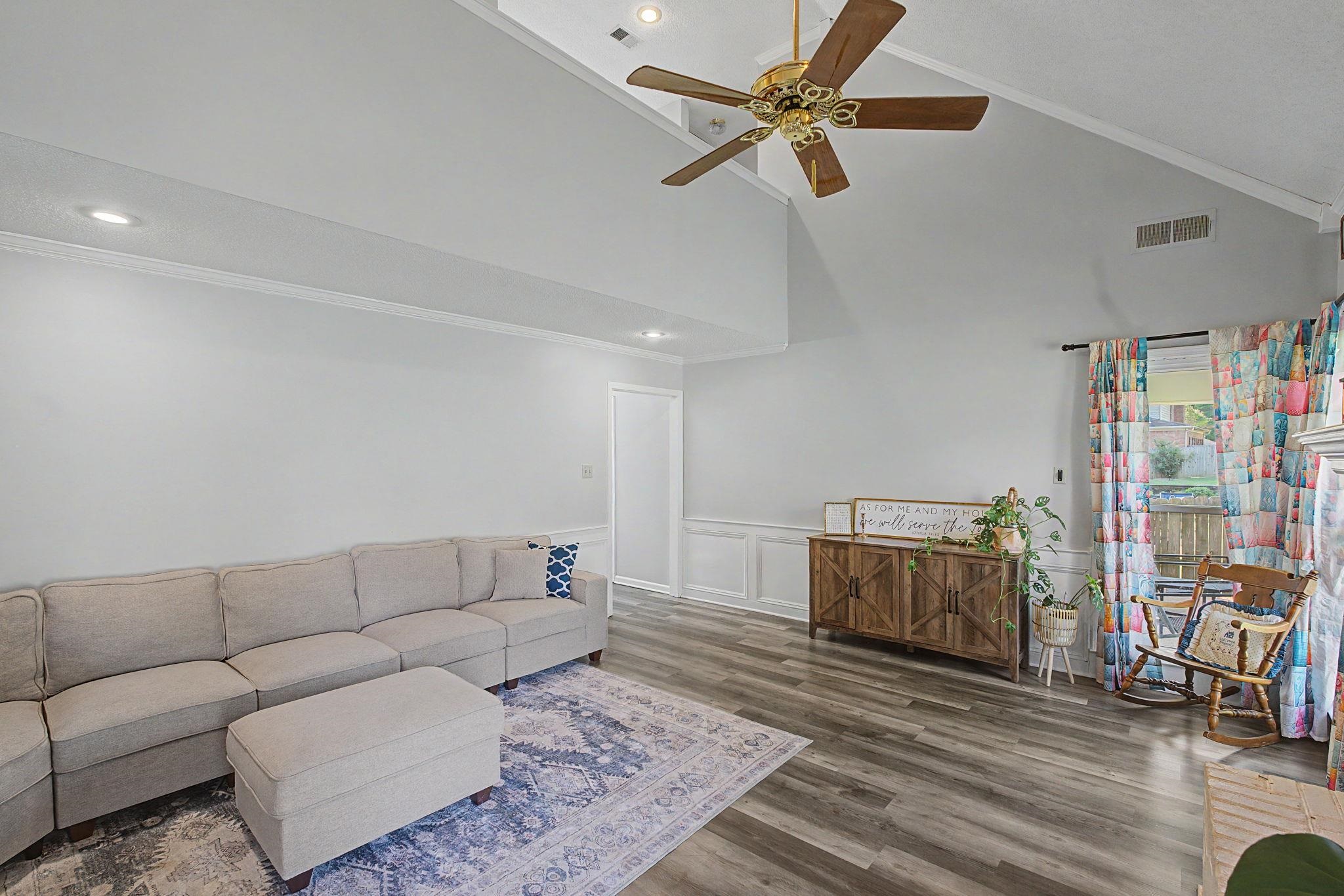 2729 Shadow Point Cv W Property Photo 8