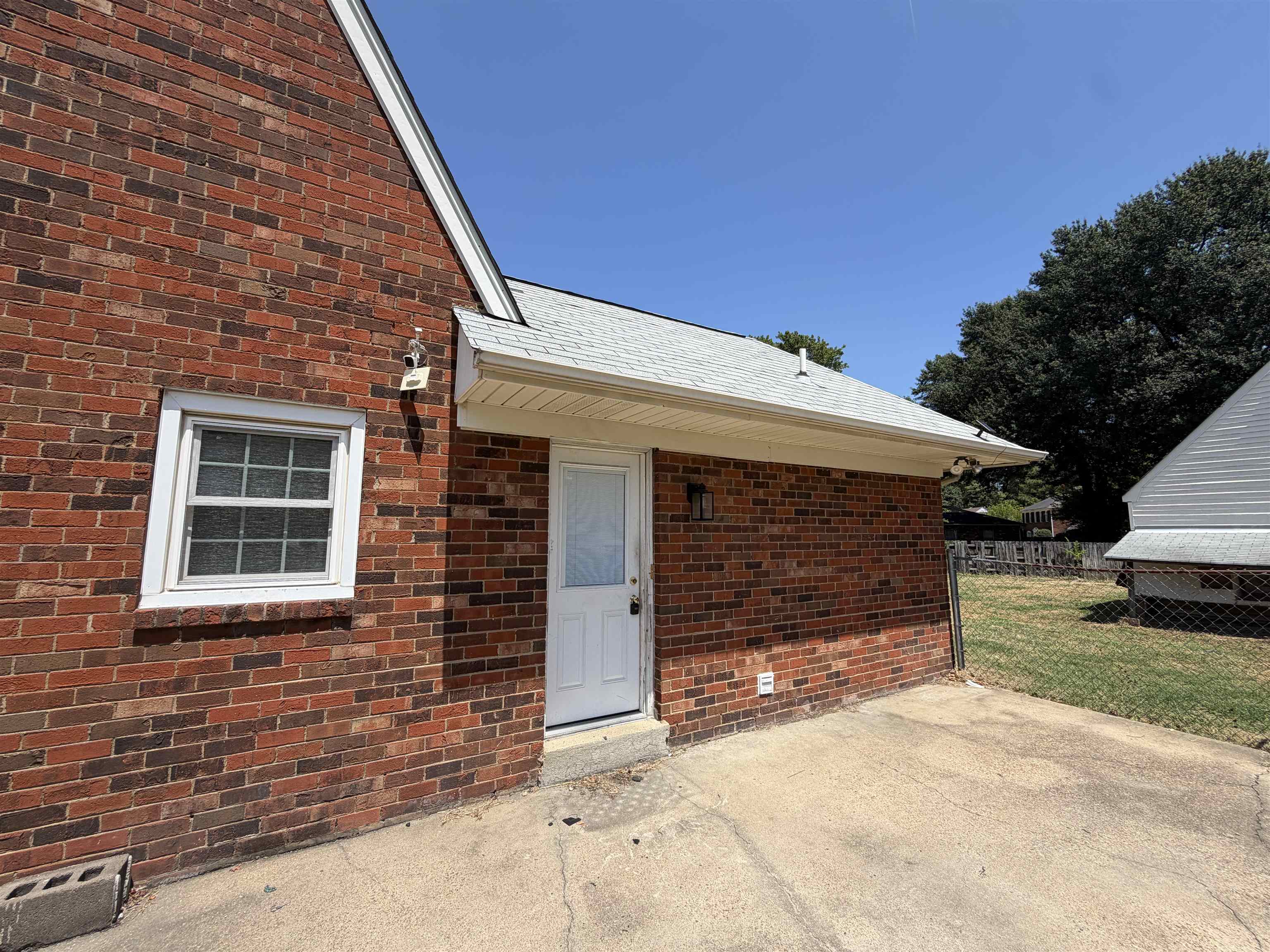3410 Emerald St Property Photo 14