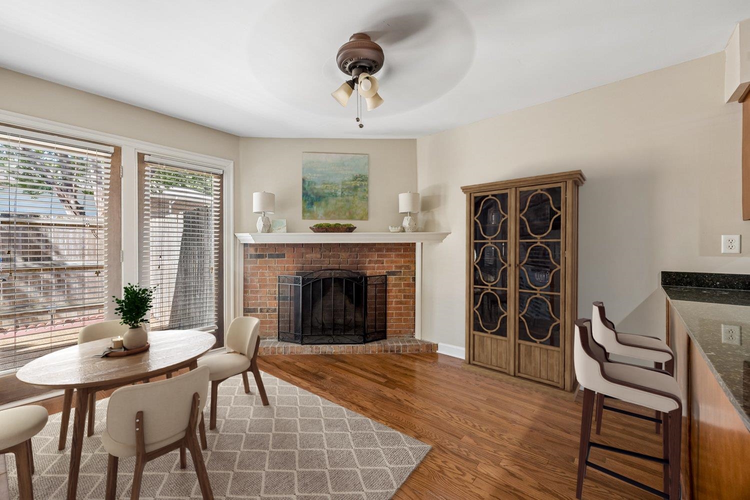 1685 Regents Park Dr B Property Photo 1
