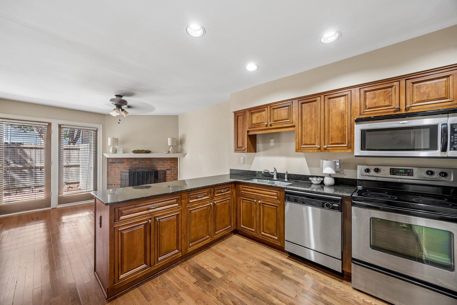 1685 Regents Park Dr B Property Photo 6
