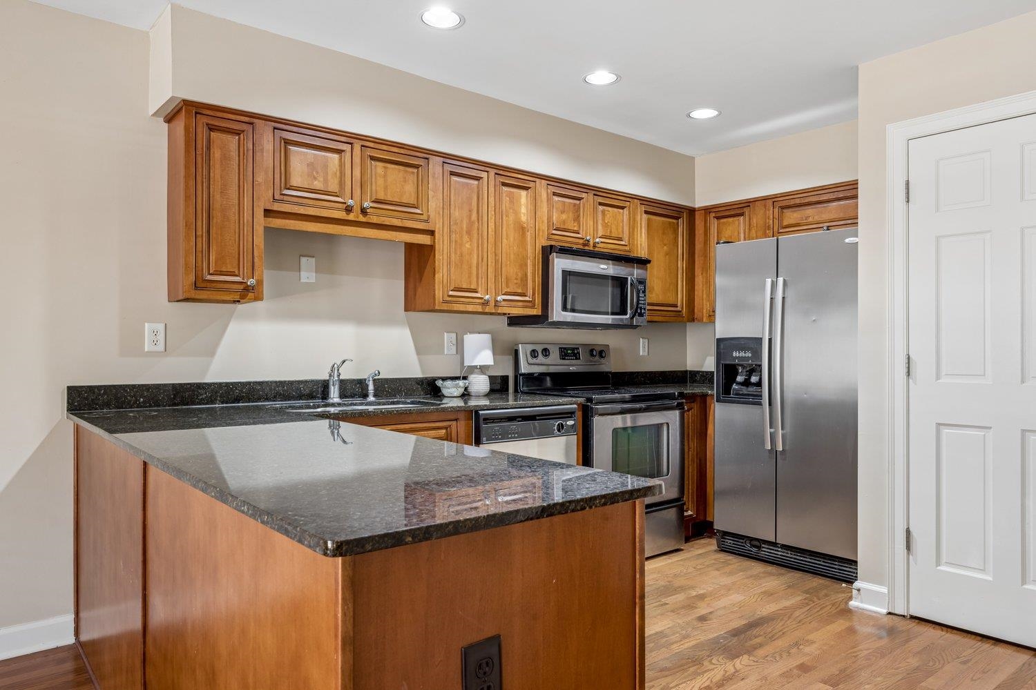 1685 Regents Park Dr B Property Photo 7