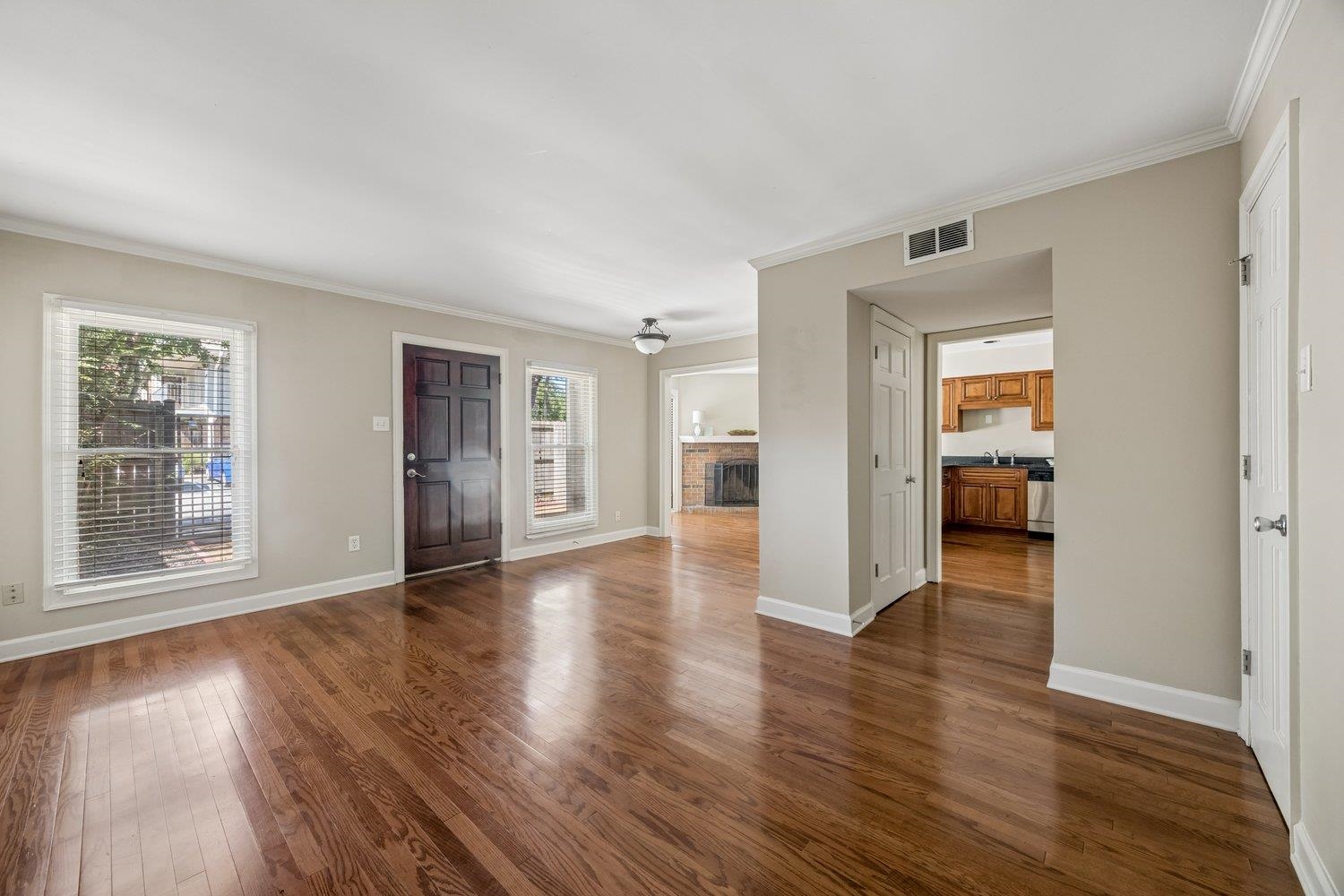 1685 Regents Park Dr B Property Photo 10