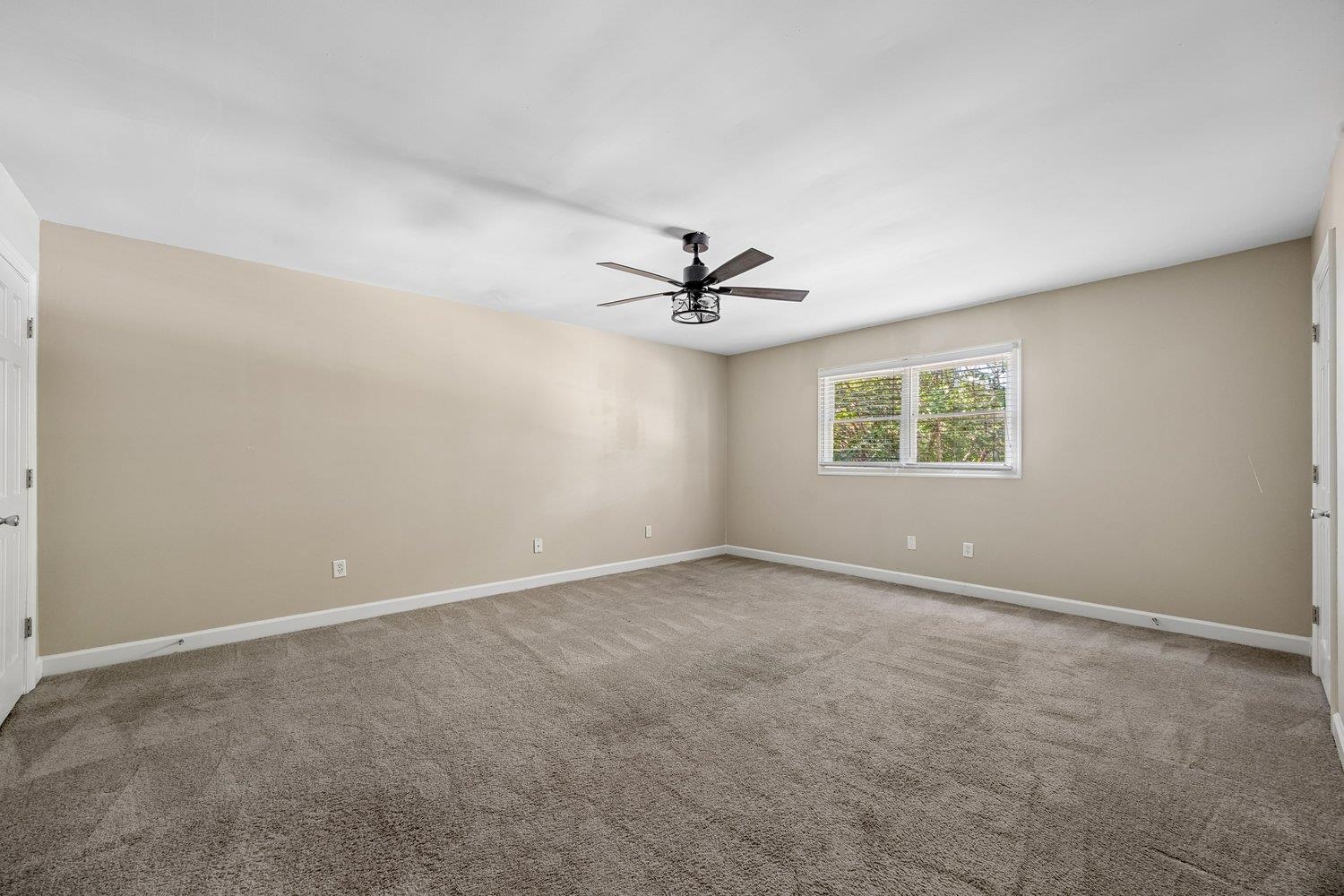 1685 Regents Park Dr B Property Photo 15