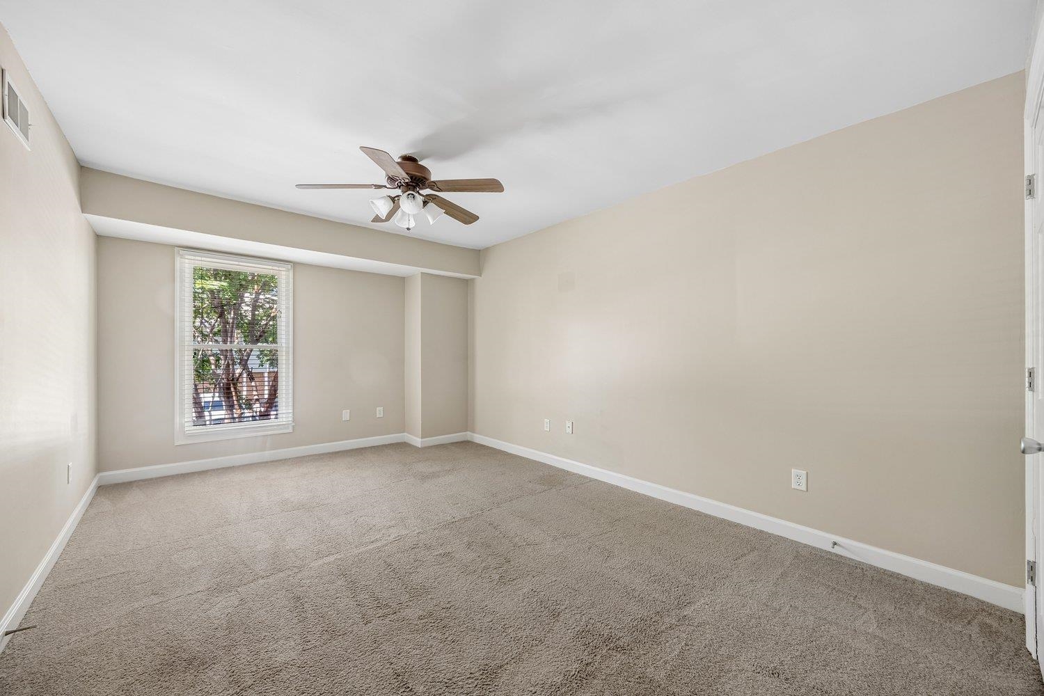1685 Regents Park Dr B Property Photo 17