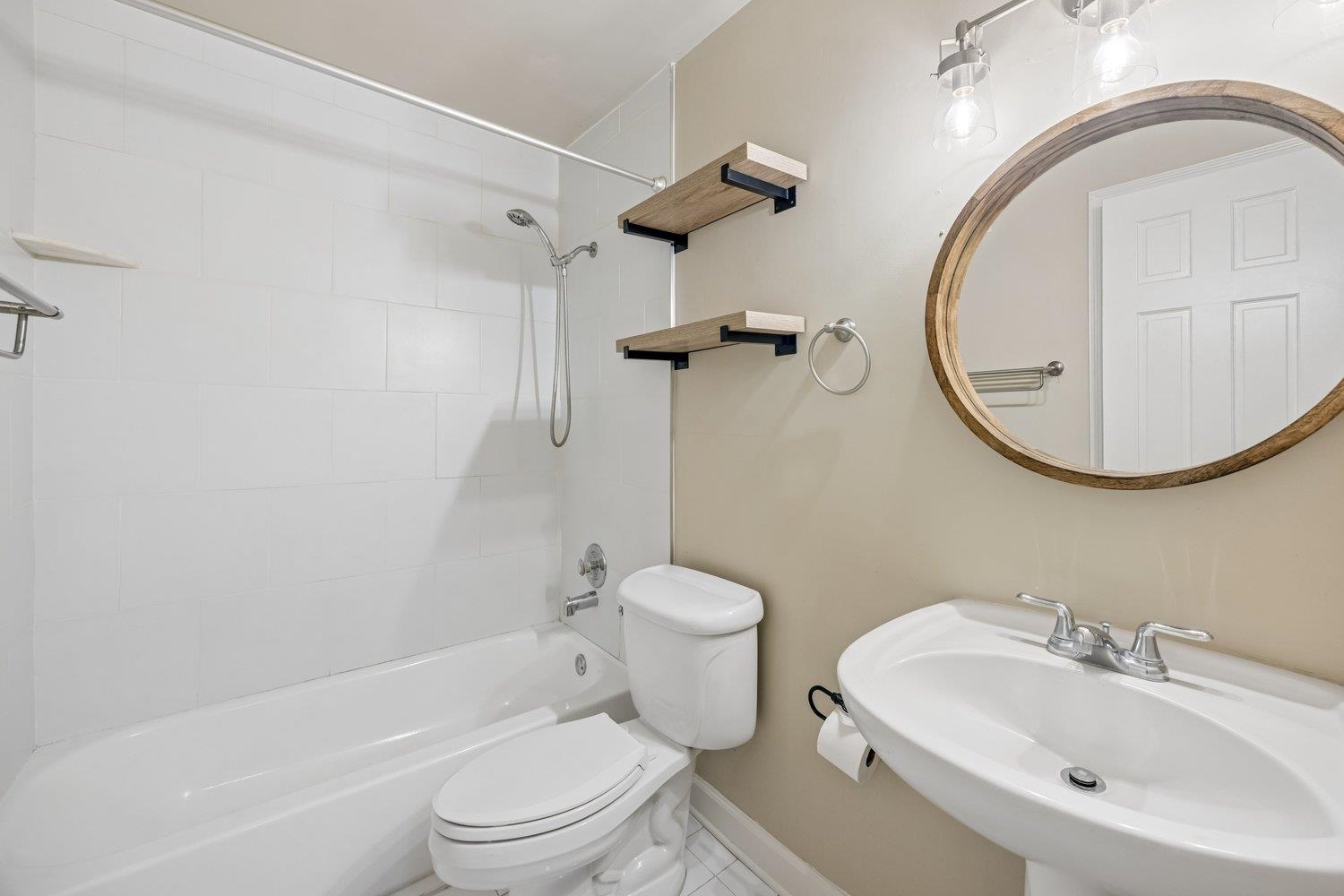 1685 Regents Park Dr B Property Photo 18
