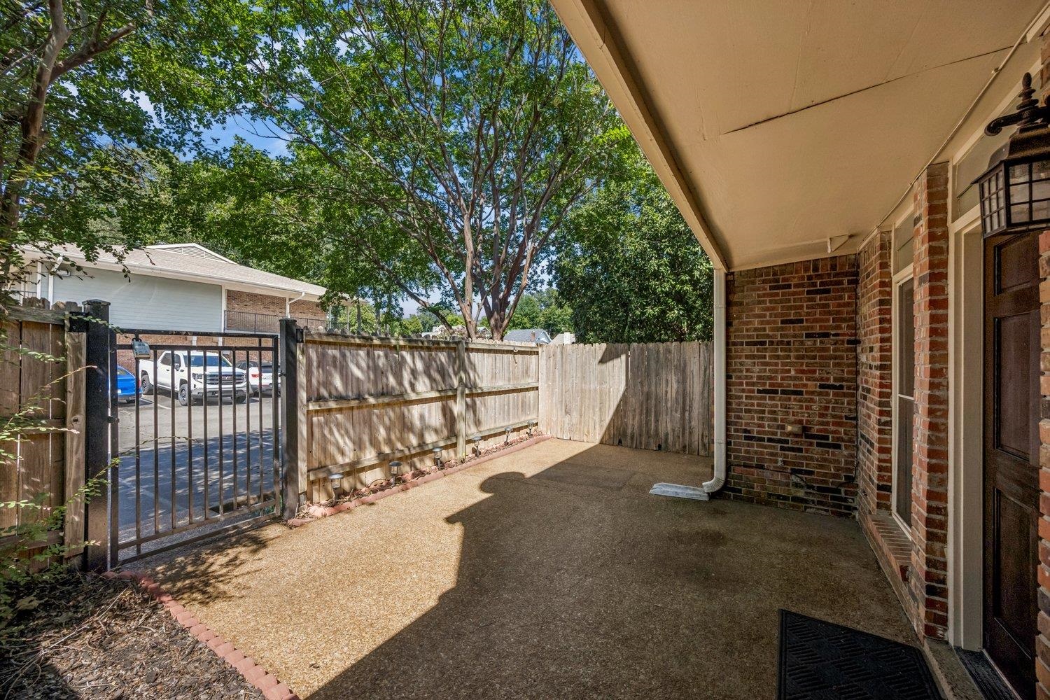 1685 Regents Park Dr B Property Photo 19