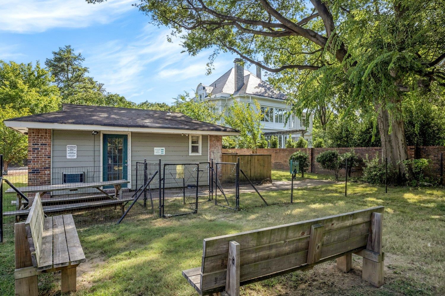 1685 Regents Park Dr B Property Photo 20