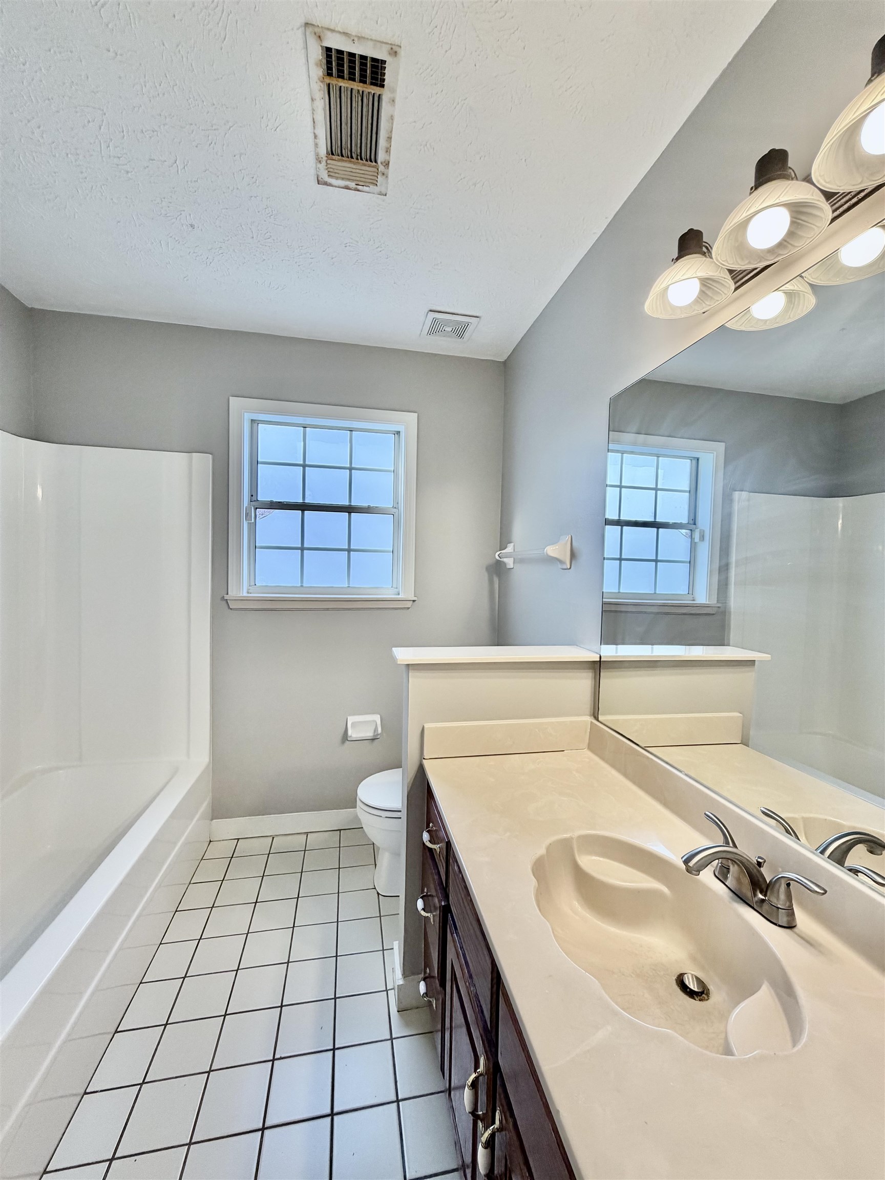 271 Meadowland Dr Property Photo 13