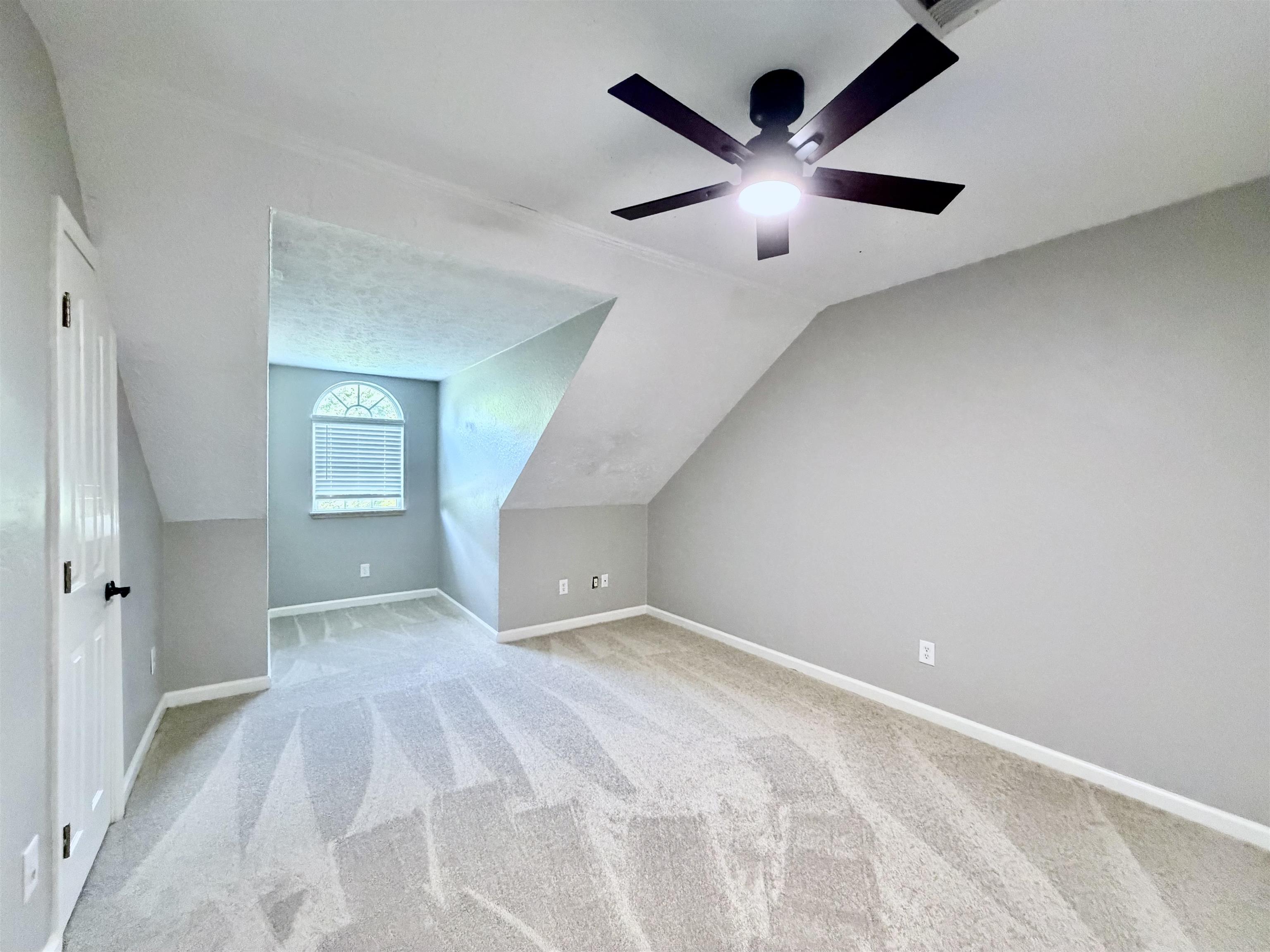 271 Meadowland Dr Property Photo 17