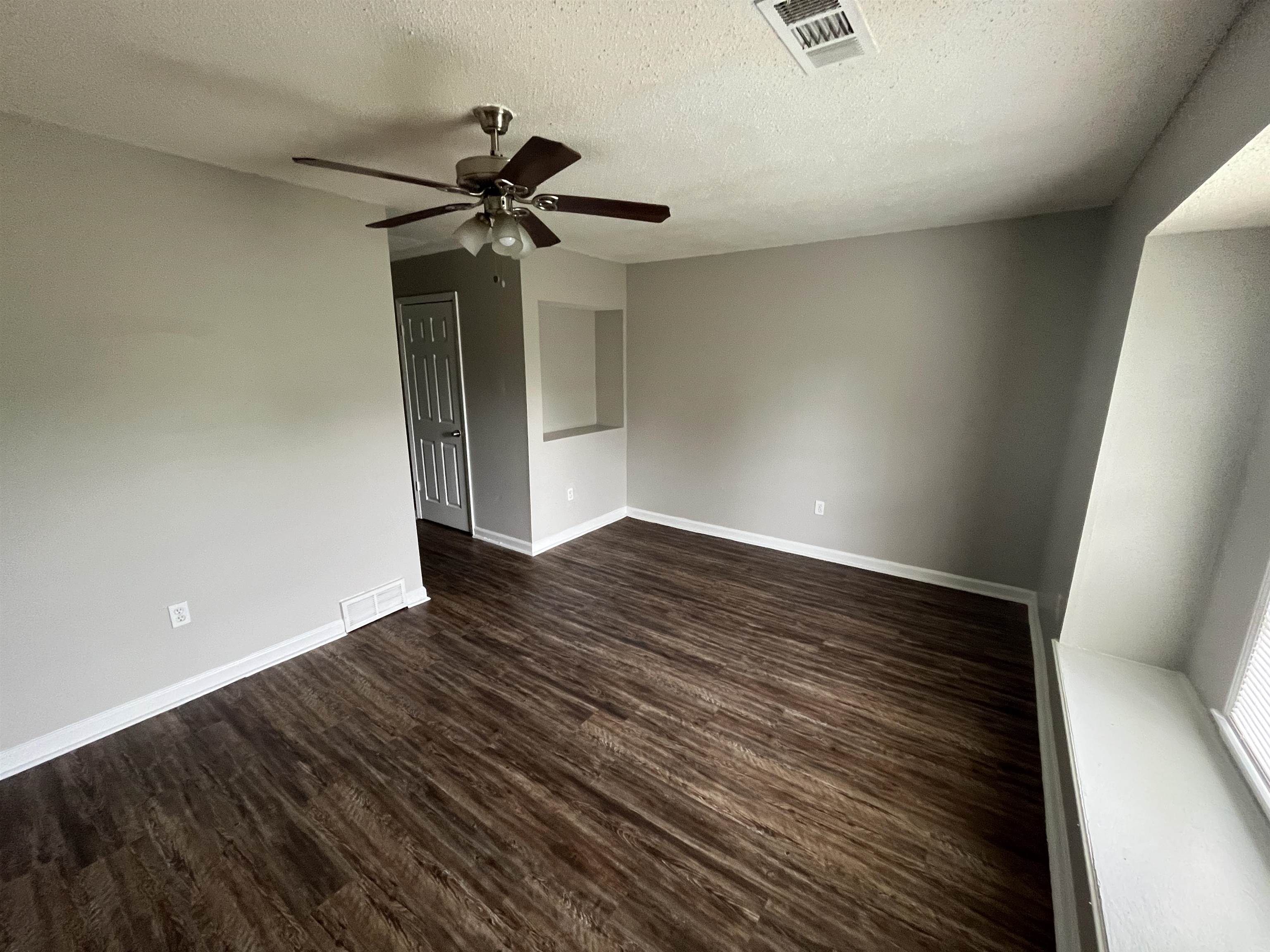 3305 Burgess Dr Property Photo 4