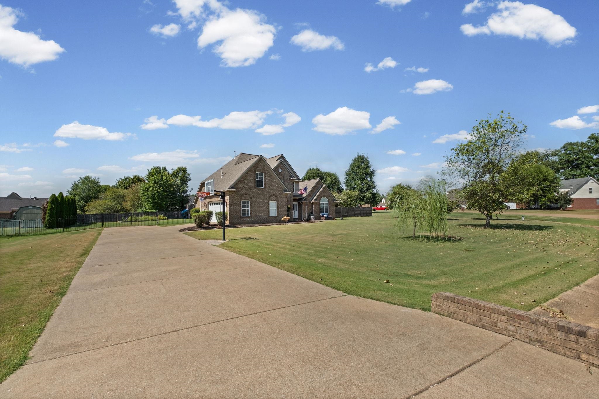 713 Elizabeth Dr Property Photo 4