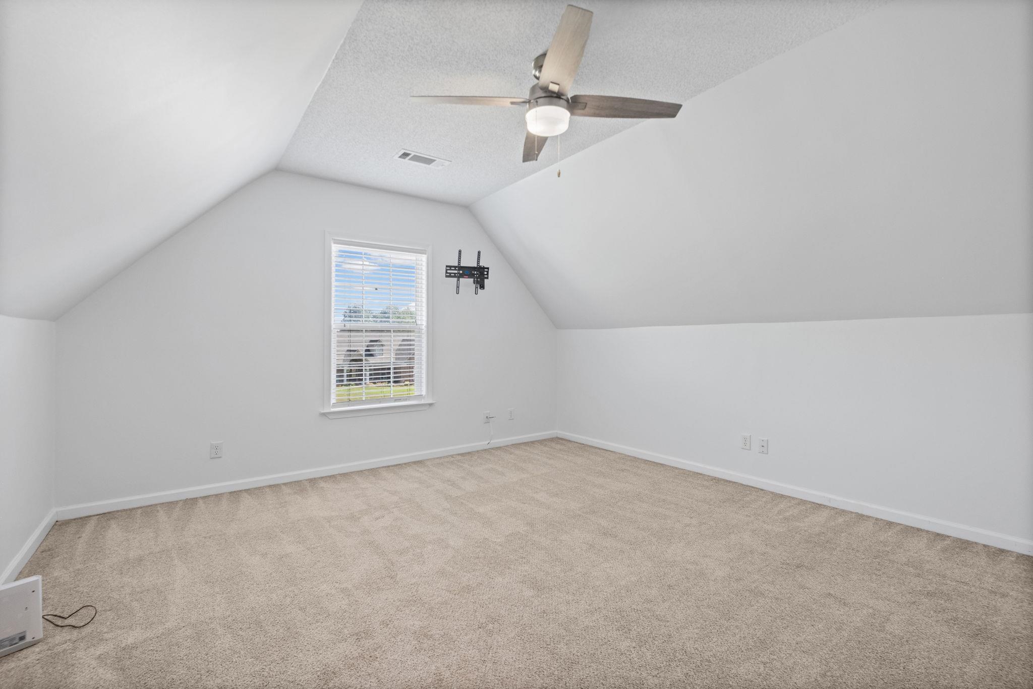 713 Elizabeth Dr Property Photo 33