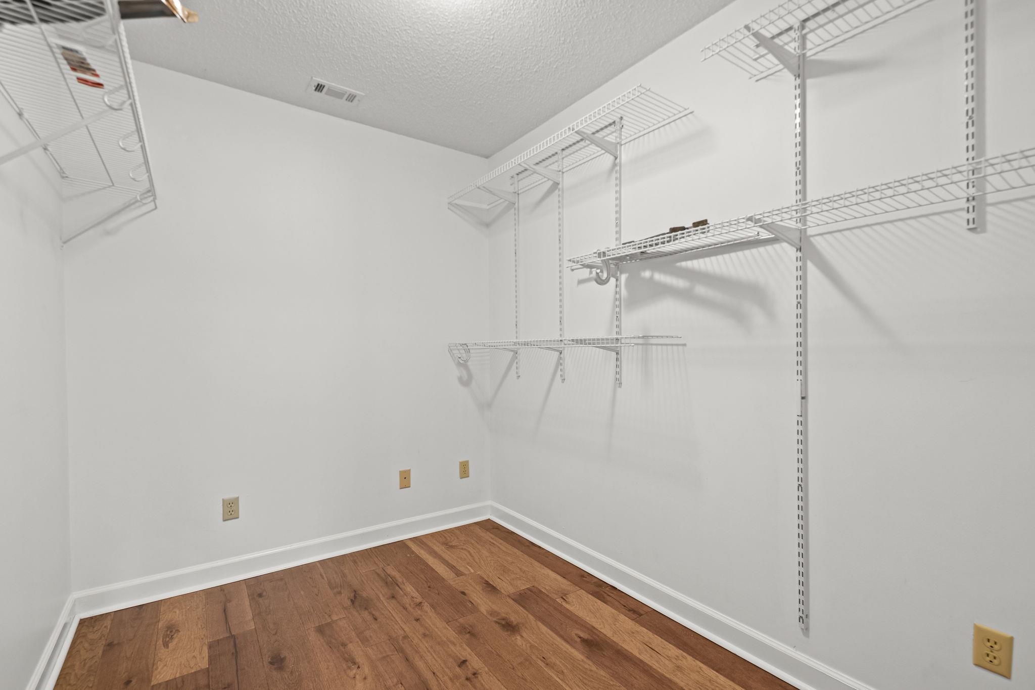 371 Brierhedge Rd Property Photo 21