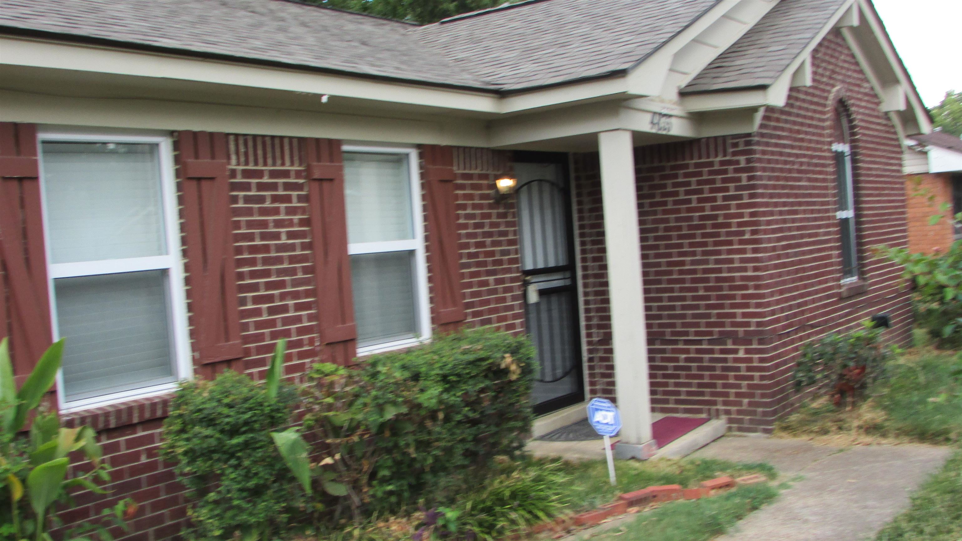 4833 Appleville St Property Photo 2