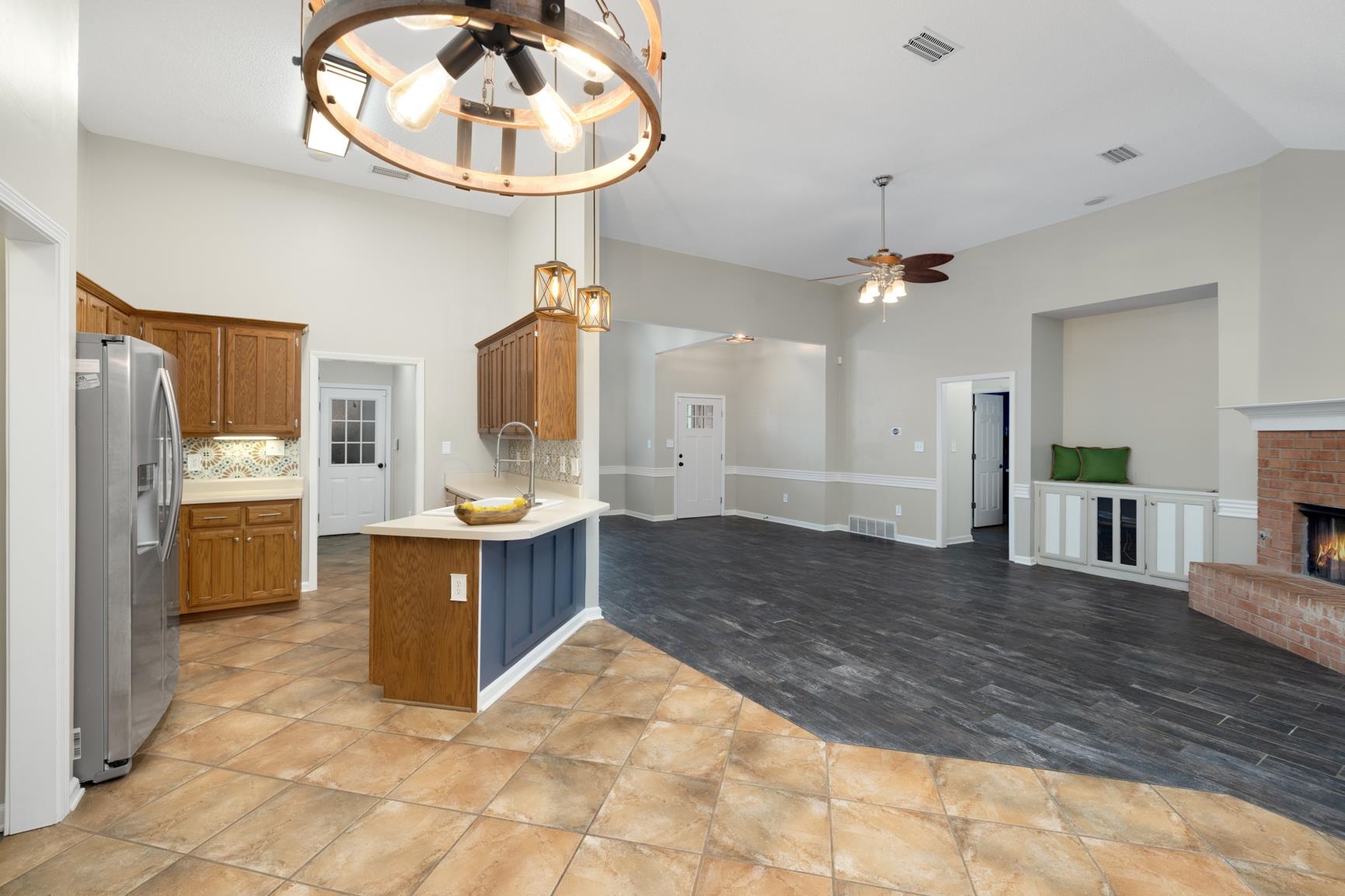 4905 Springtree Dr Property Photo 9