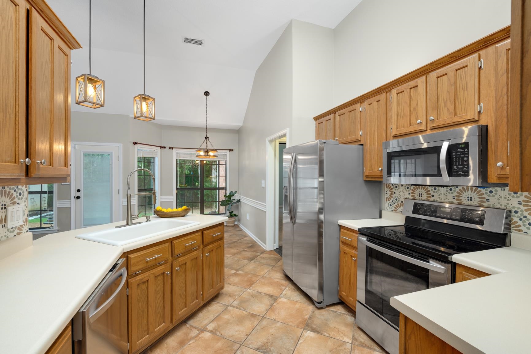 4905 Springtree Dr Property Photo 12