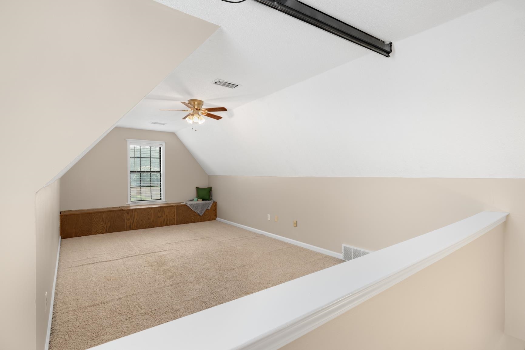4905 Springtree Dr Property Photo 20