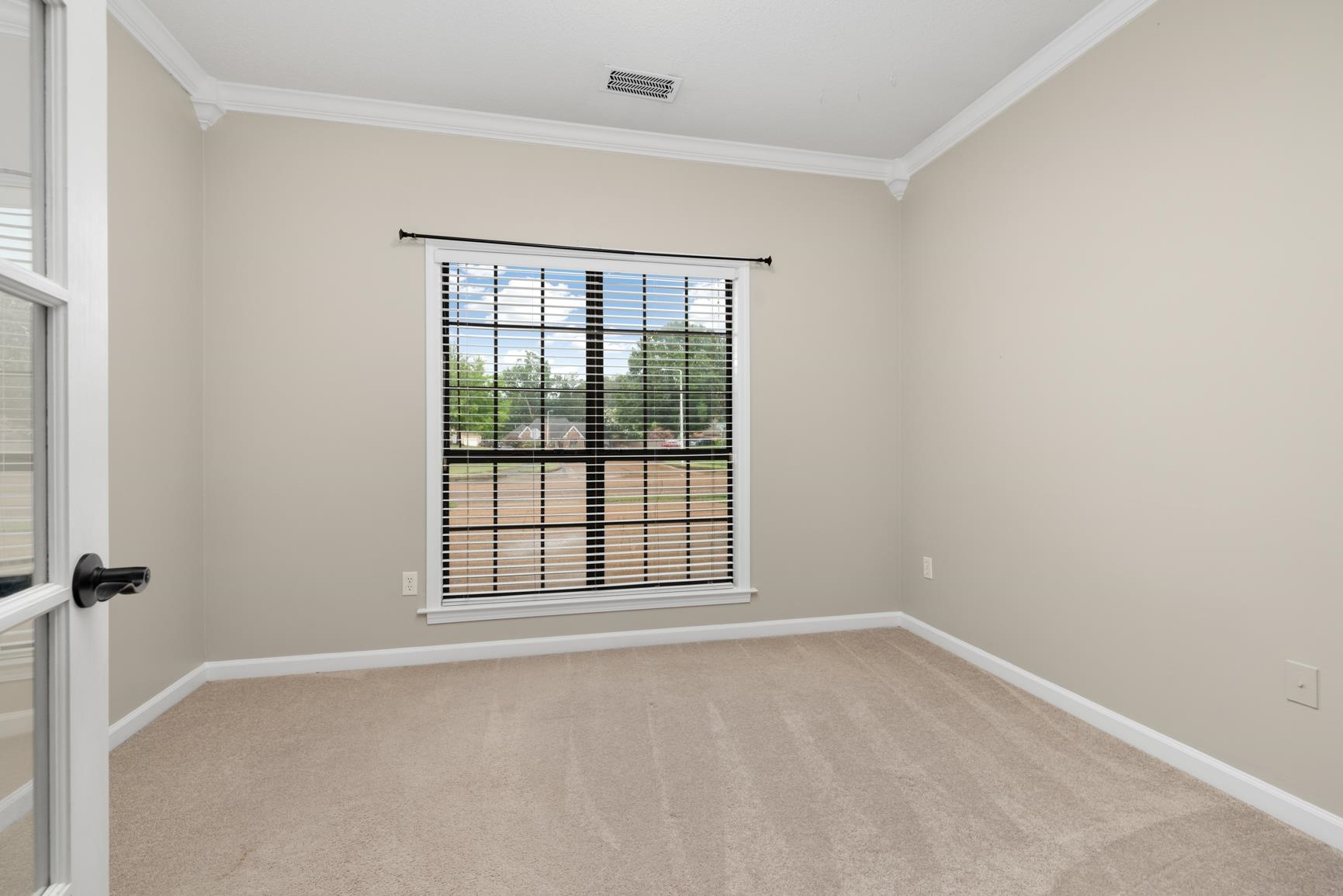 4905 Springtree Dr Property Photo 23