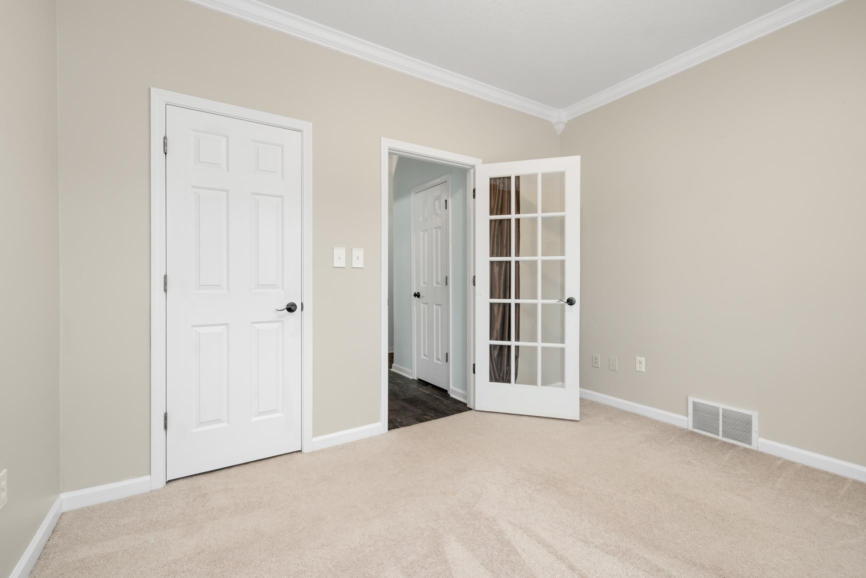 4905 Springtree Dr Property Photo 24
