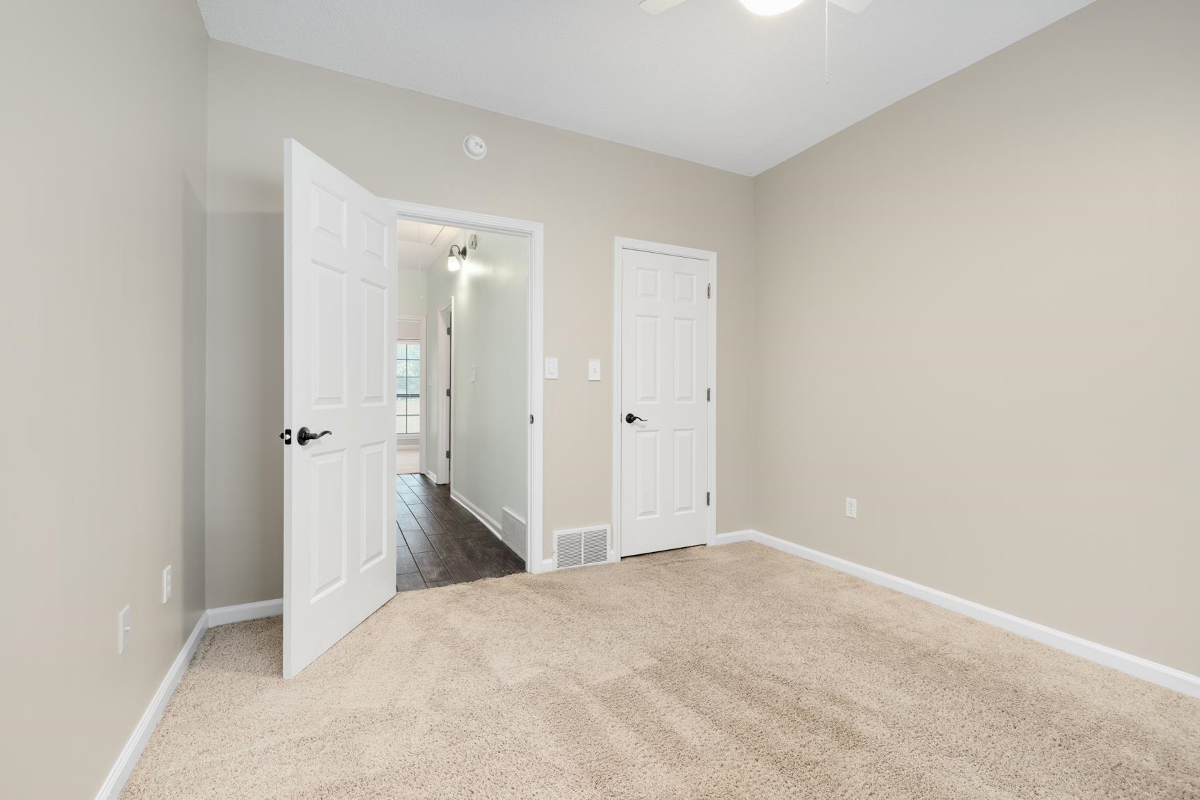 4905 Springtree Dr Property Photo 27