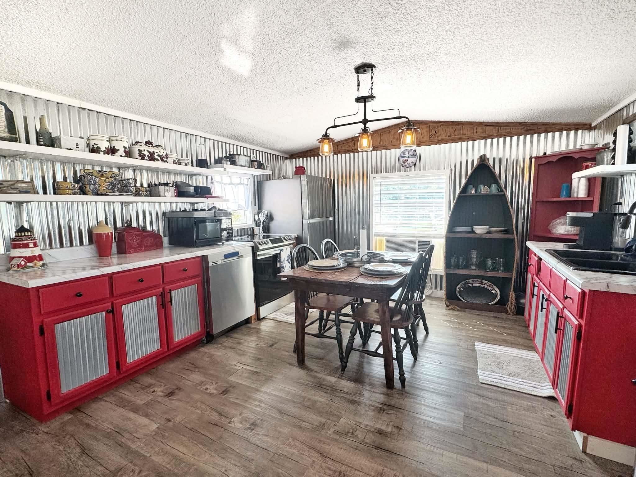 1295 Arnold Ln Property Photo 6