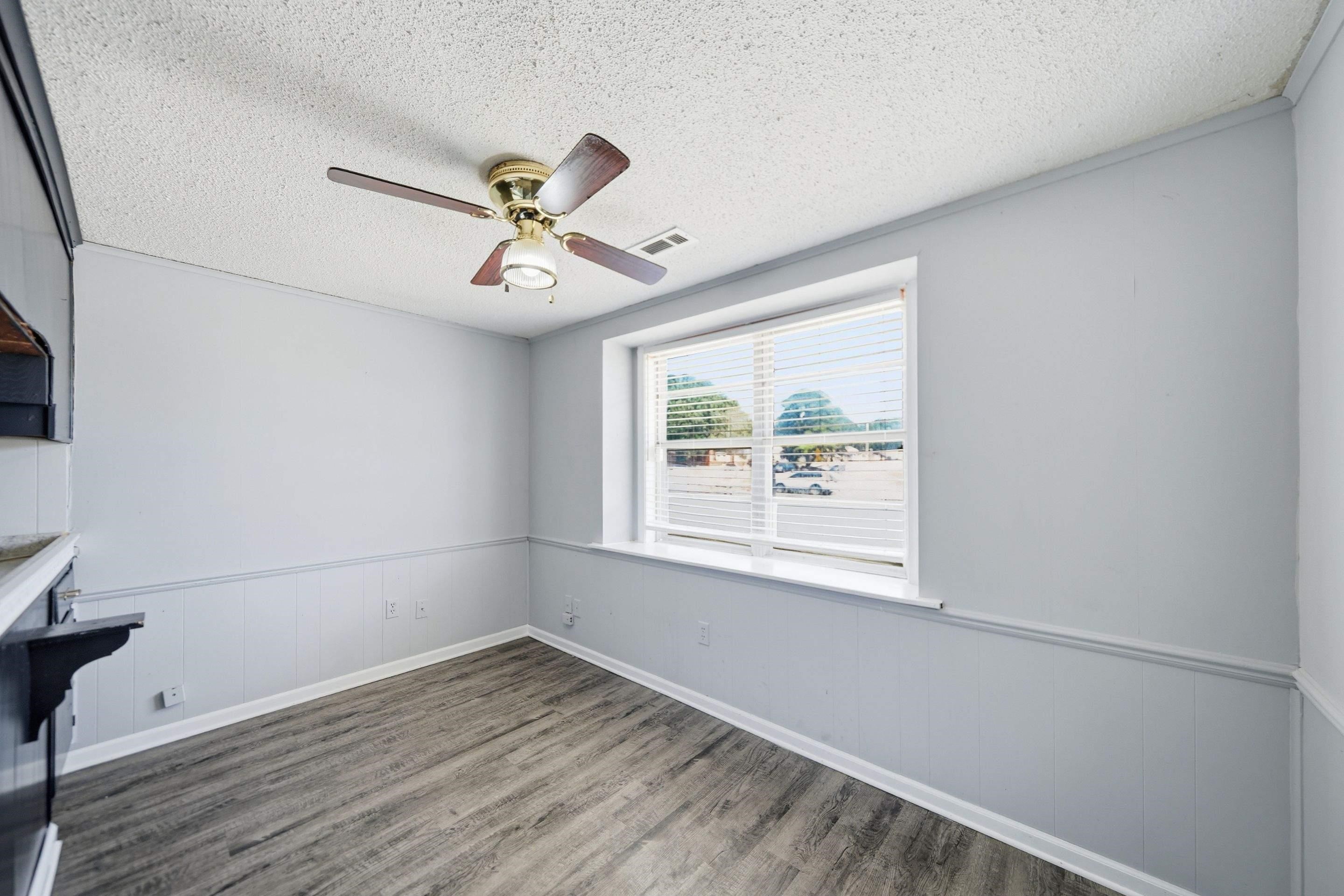 5073 Whitworth Rd Property Photo 4