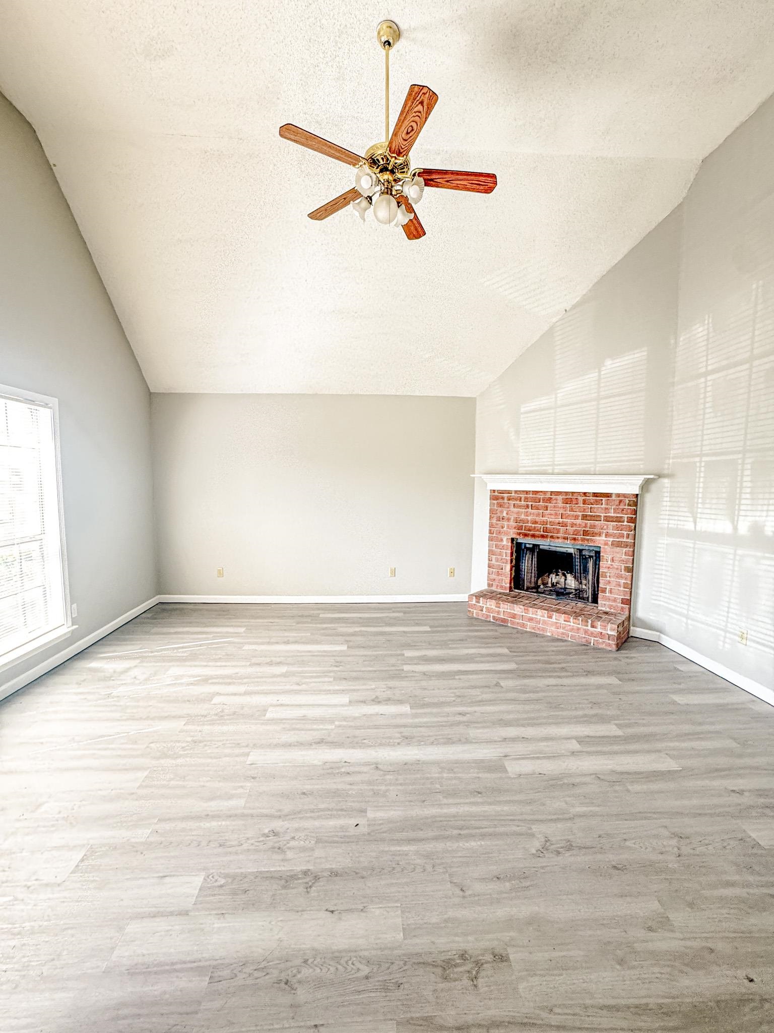 4198 Meadow Valley Dr Property Photo 2