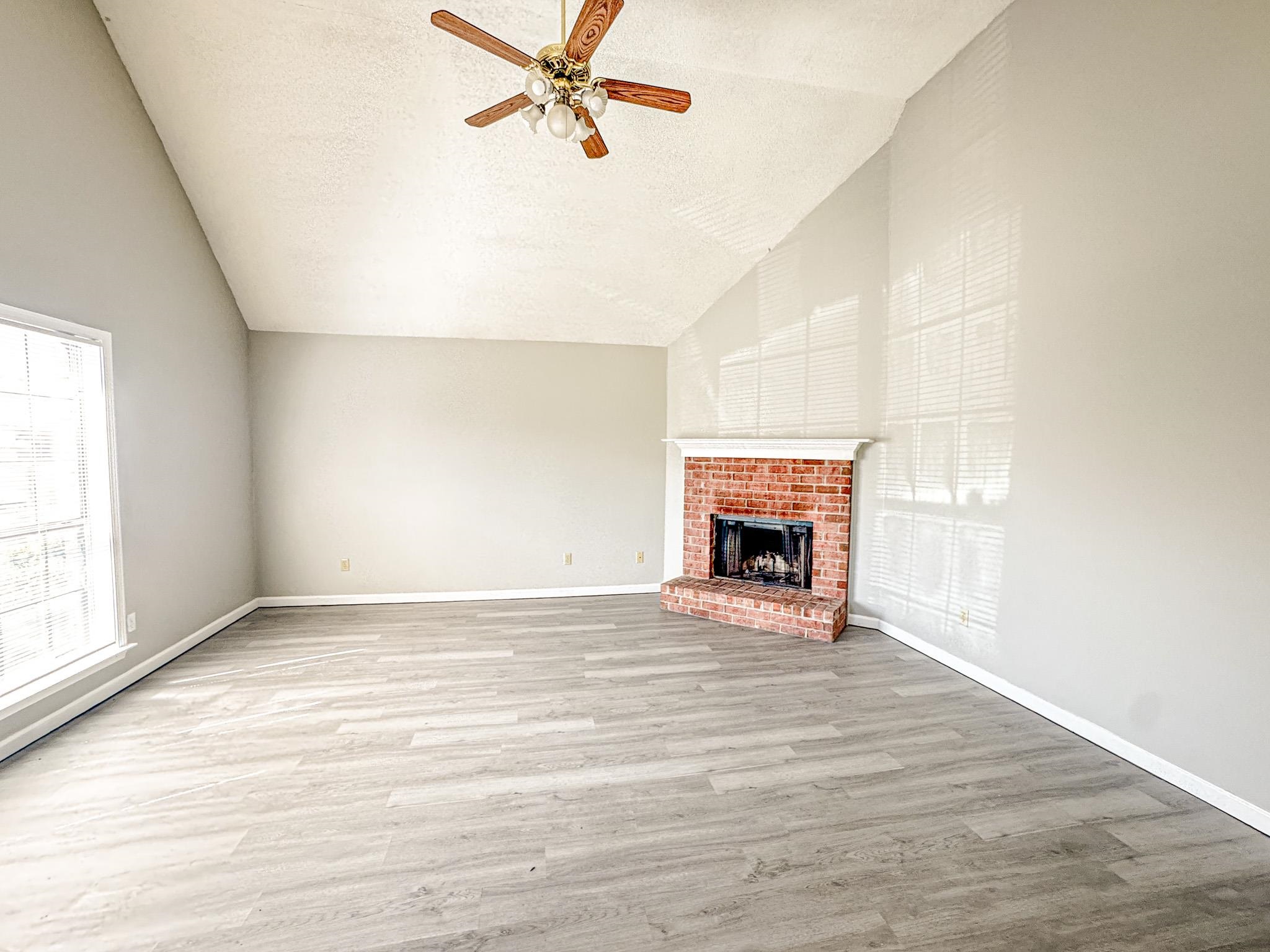 4198 Meadow Valley Dr Property Photo 3