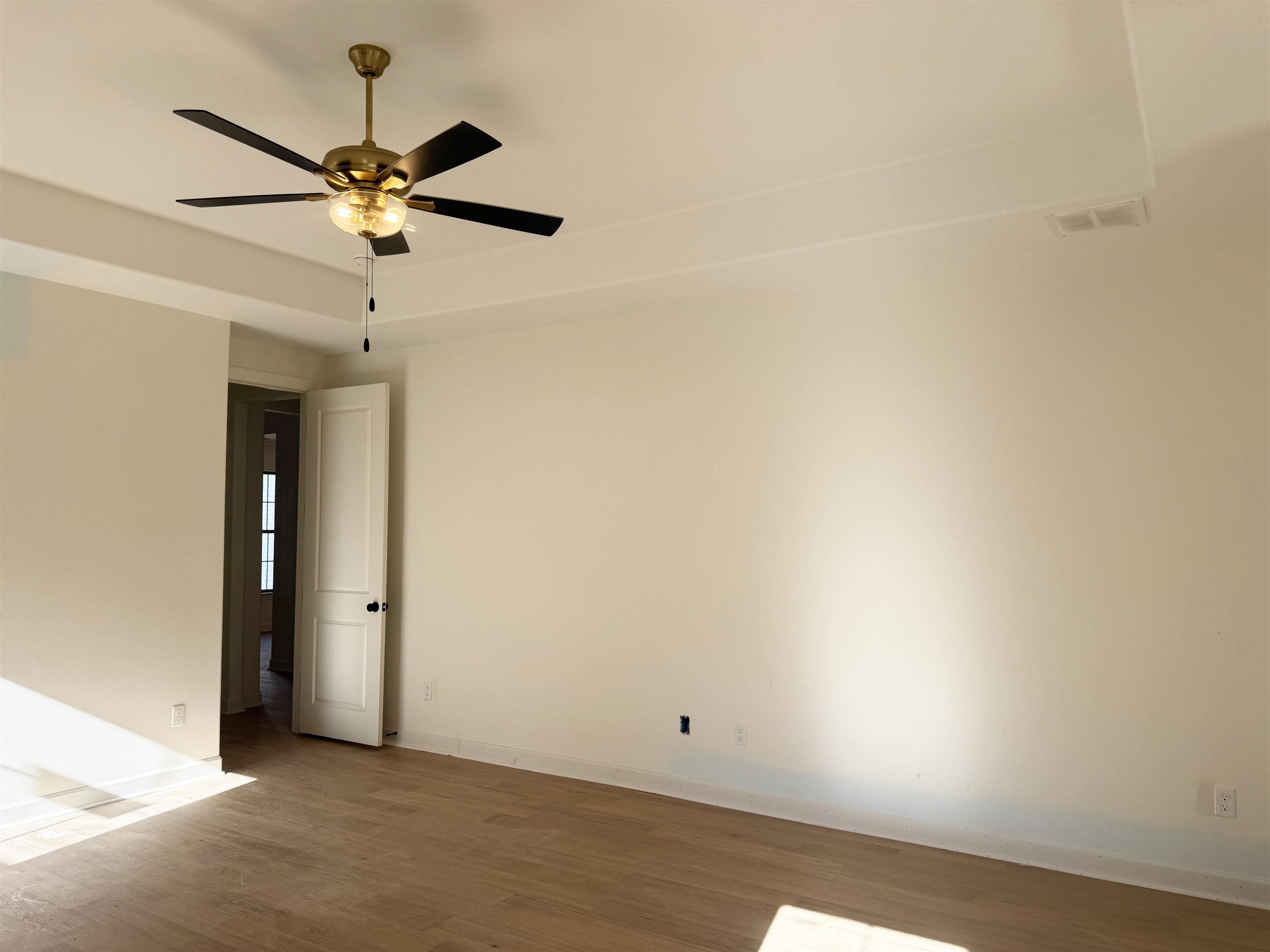 297 Rolling Grove Blvd Property Photo 11