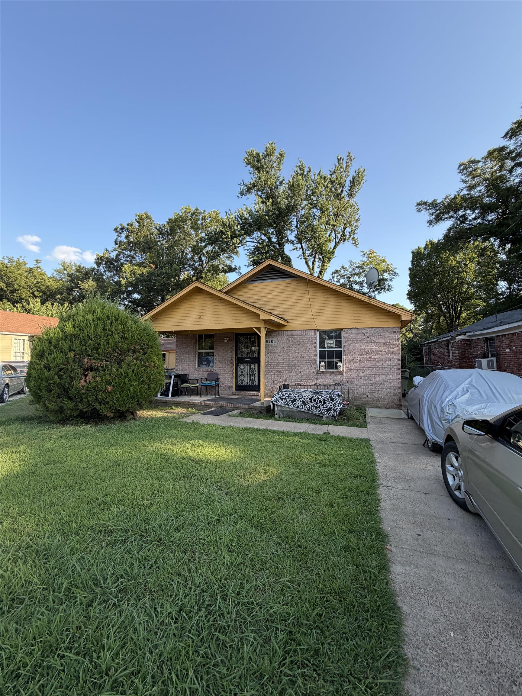 2139 SHANNON AVE Property Photo 1