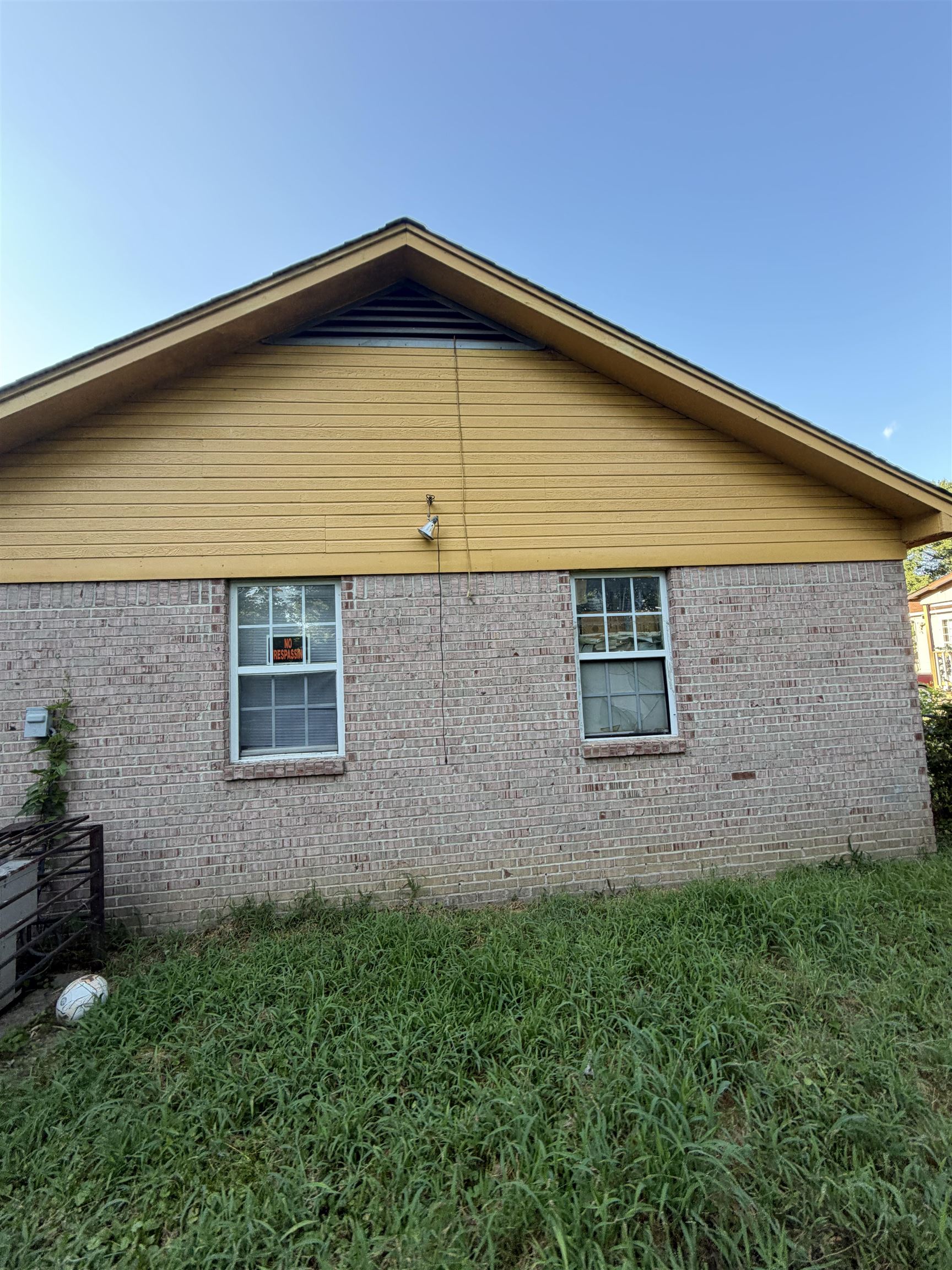 2139 Shannon Ave Property Photo 2