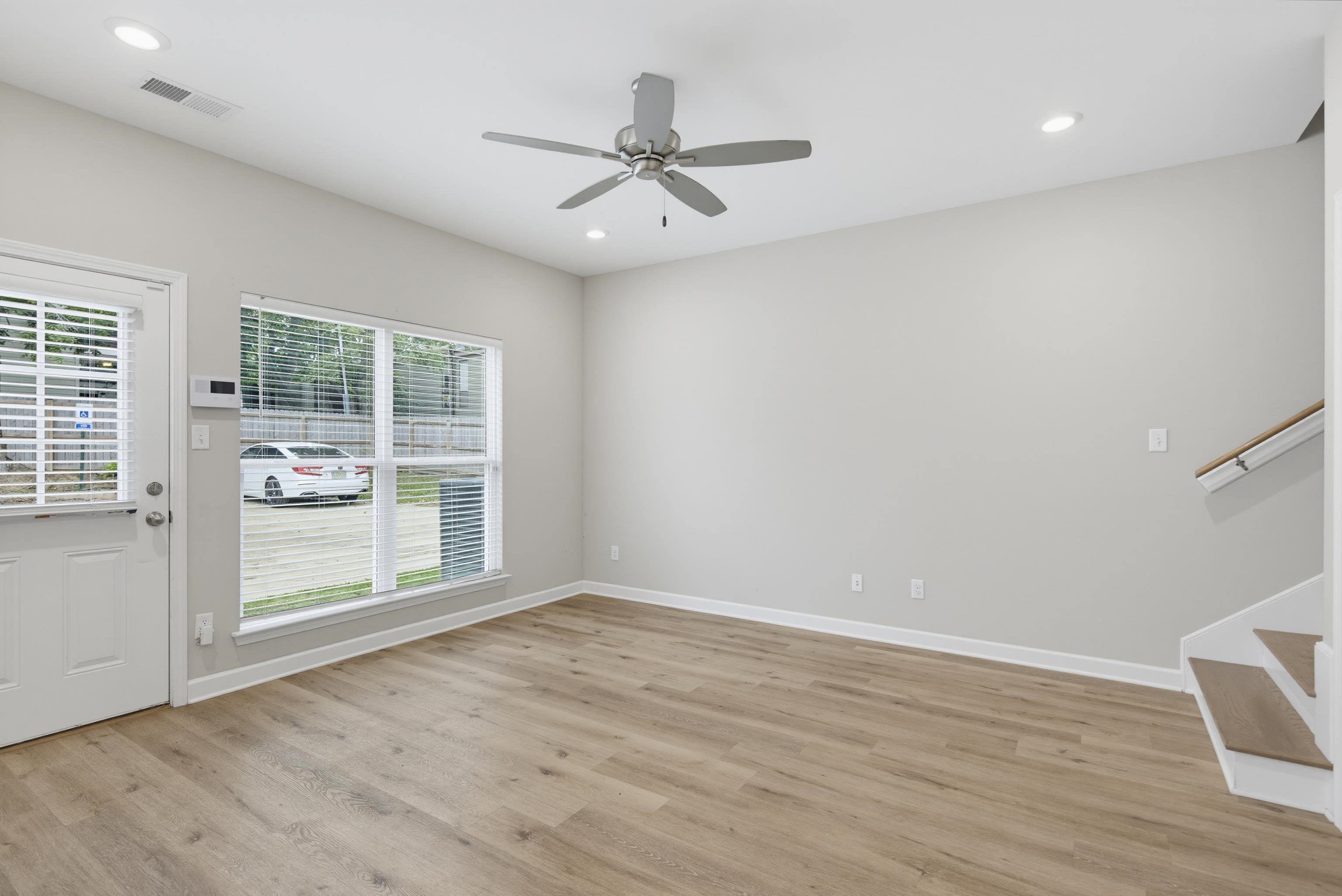 643 Patterson St Property Photo 11