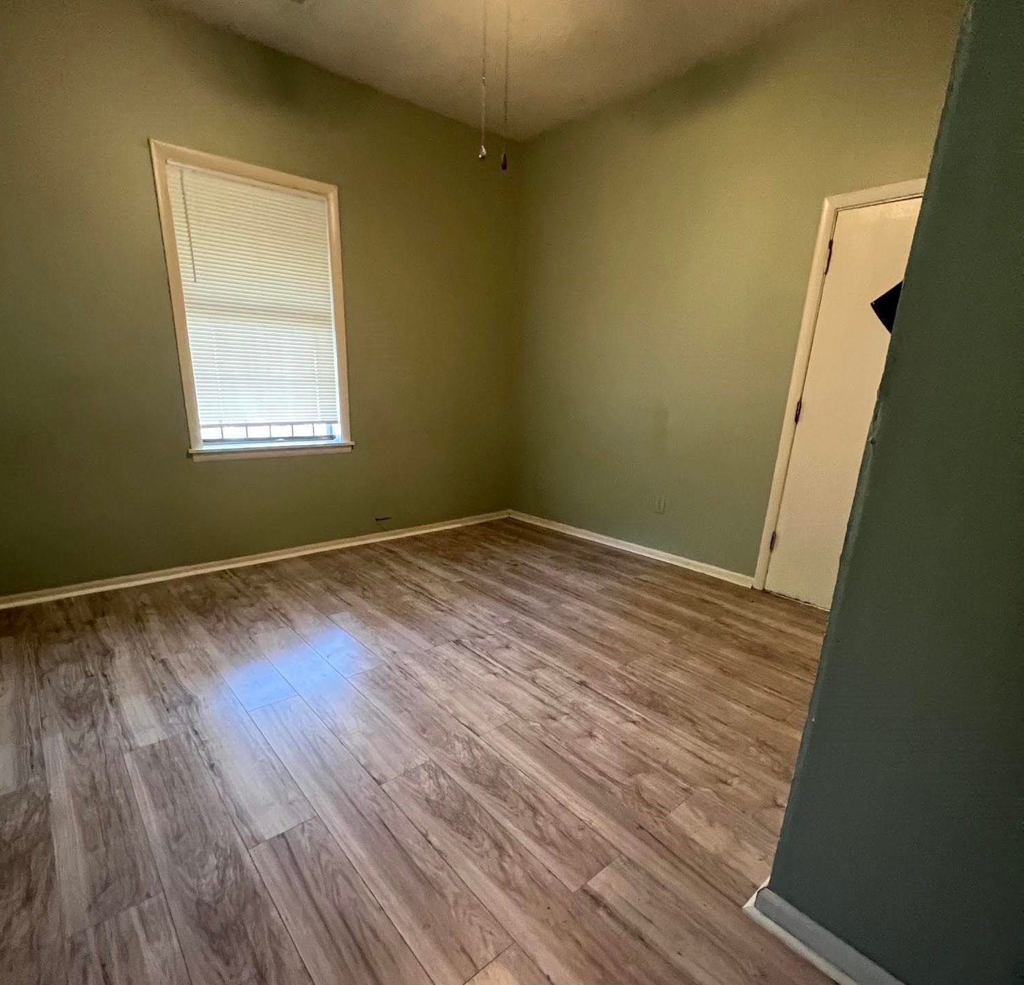1409 Adelaide St Property Photo 2